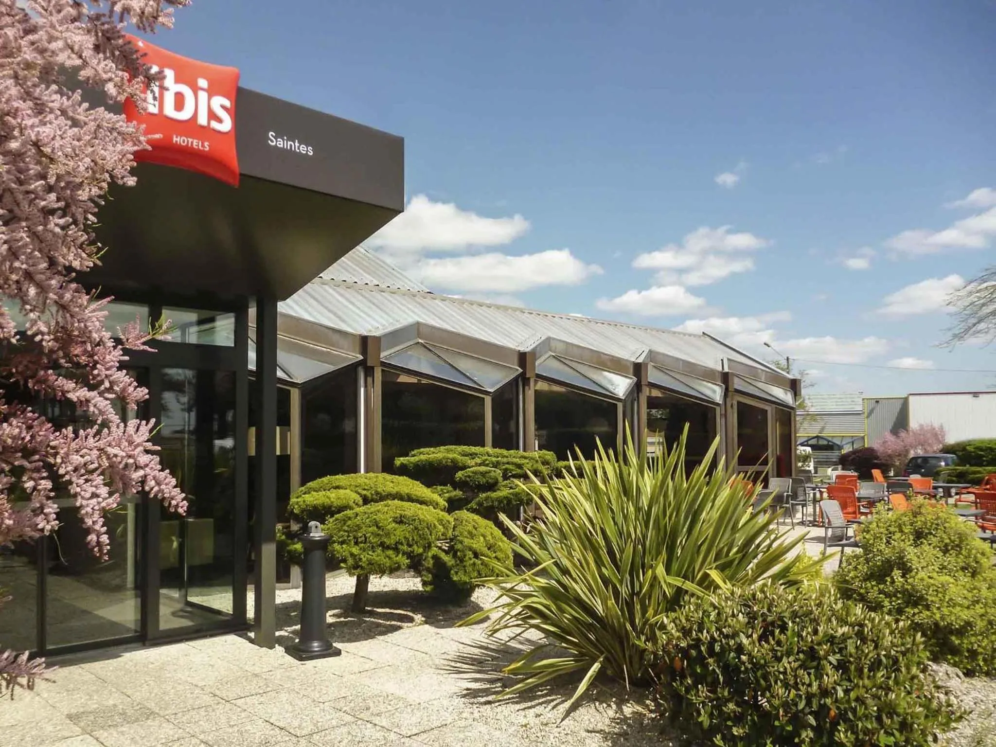 Property building in ibis Saintes
