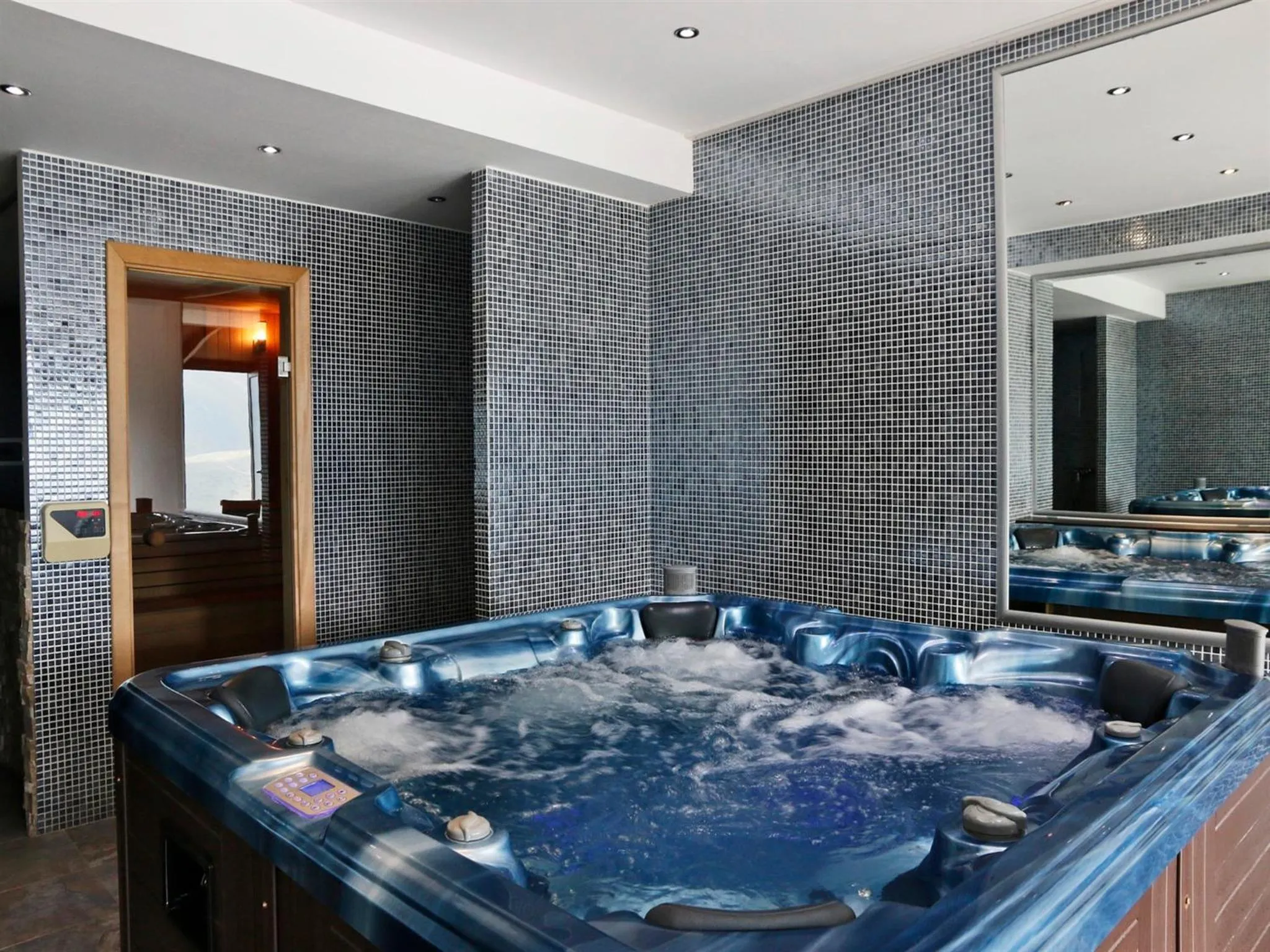 Spa and wellness centre/facilities in Hotel Club-2100