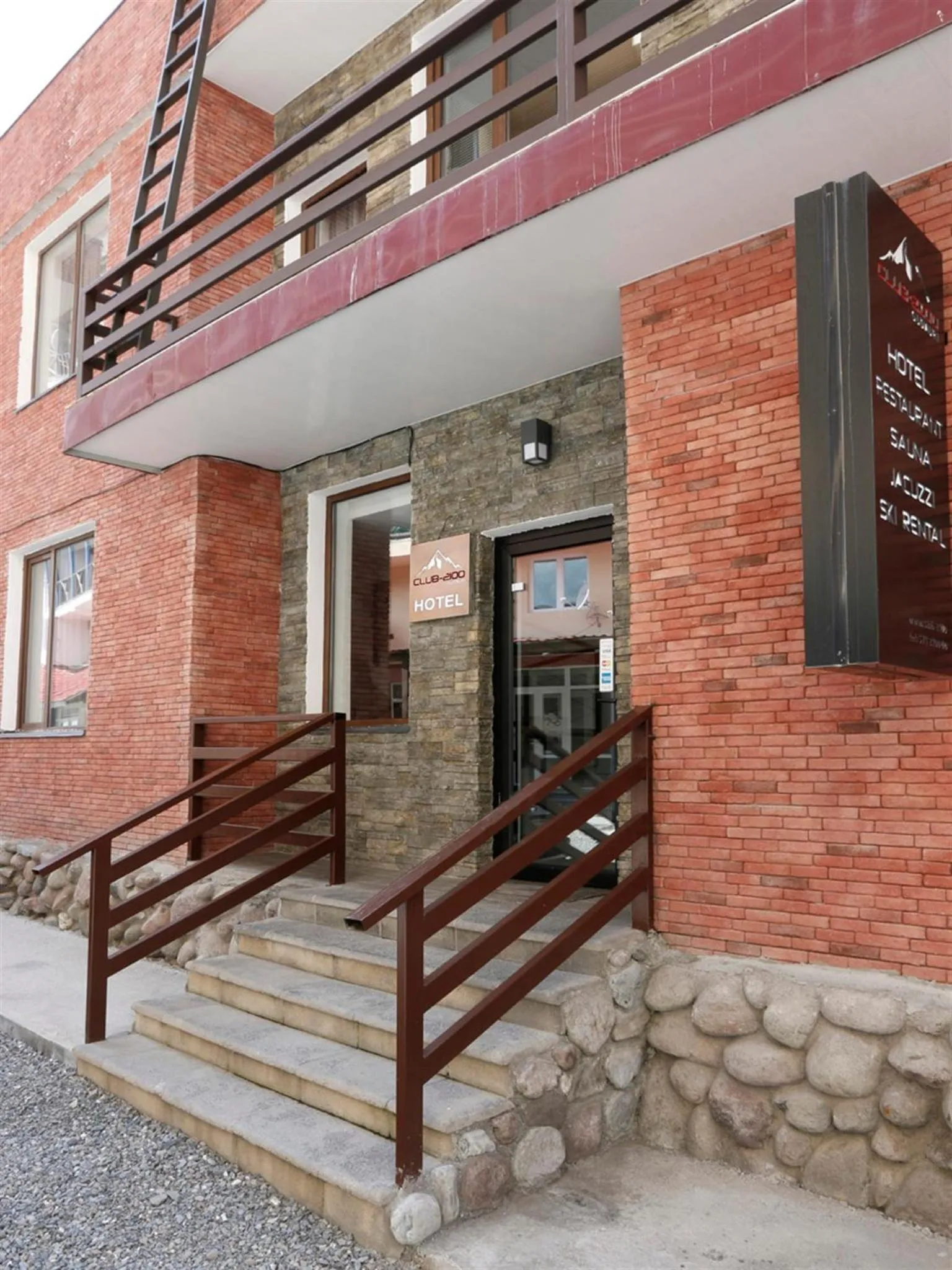 Facade/entrance in Hotel Club-2100