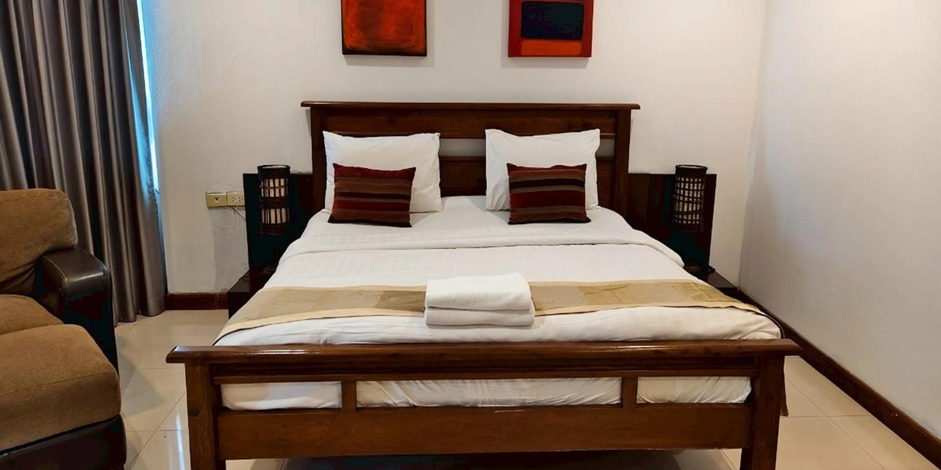 Bed in Gazebo Resort Pattaya