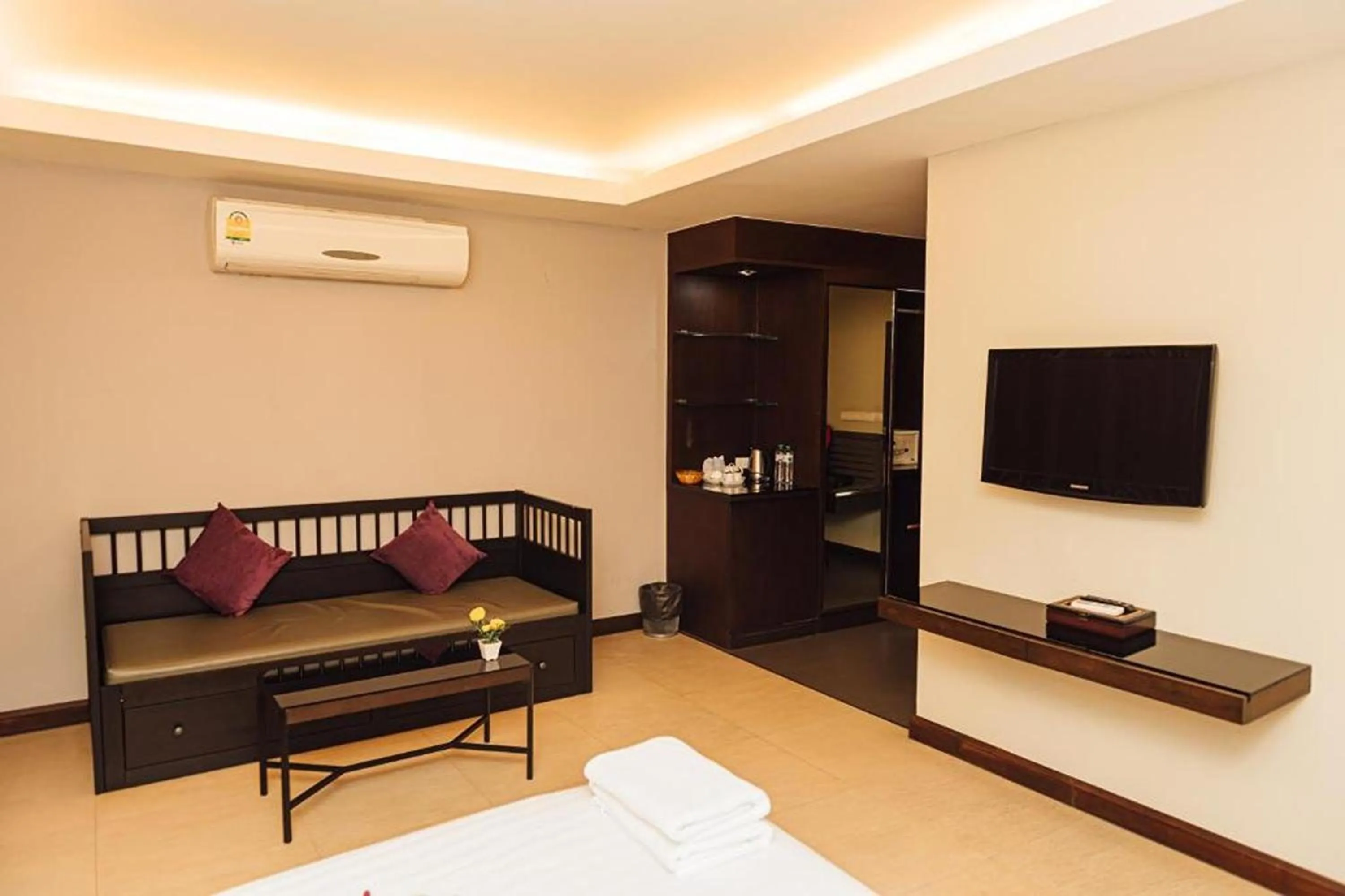 Bed in Gazebo Resort Pattaya