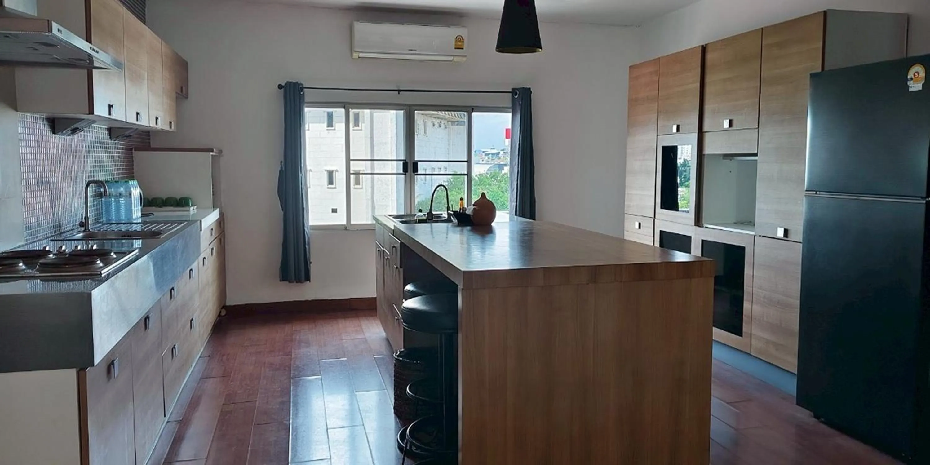 Kitchen or kitchenette in Gazebo Resort Pattaya