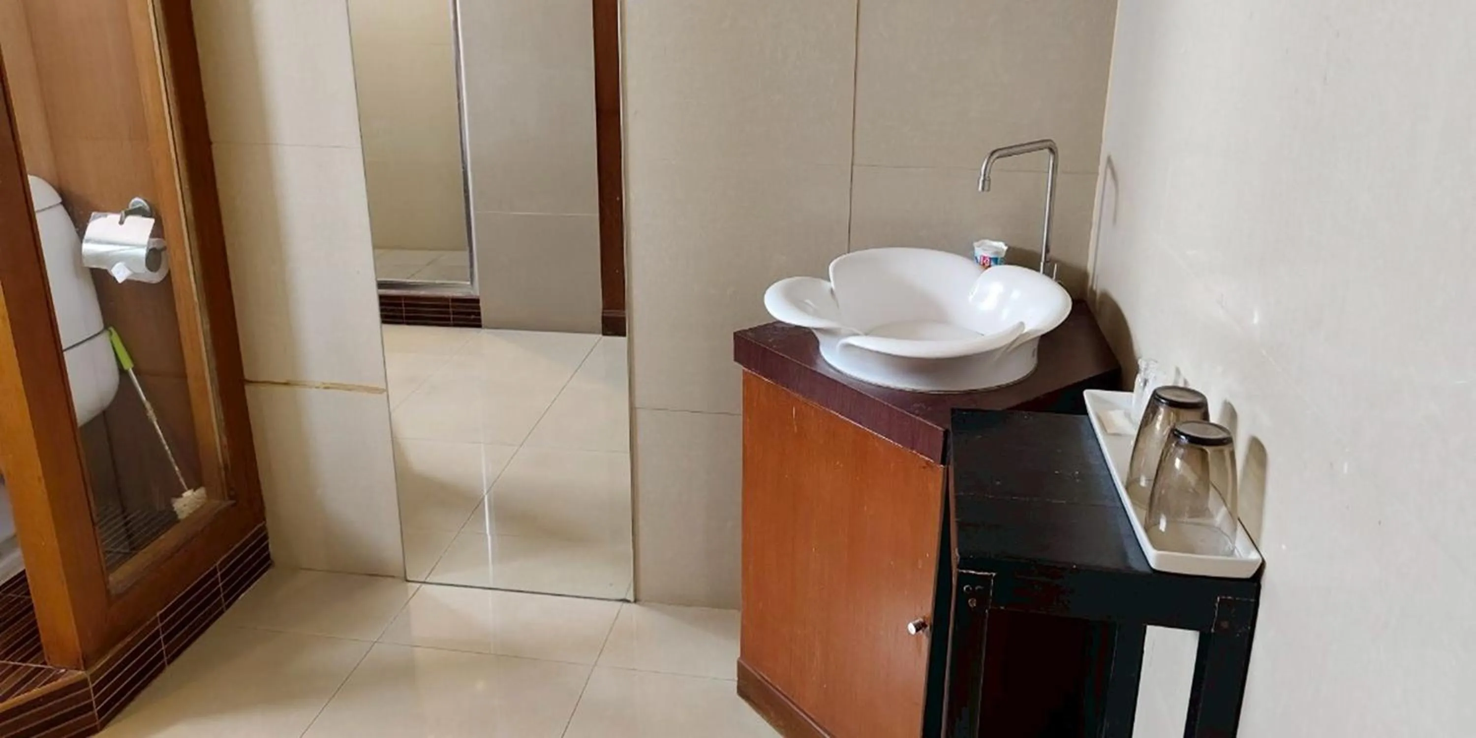 Kitchen or kitchenette in Gazebo Resort Pattaya