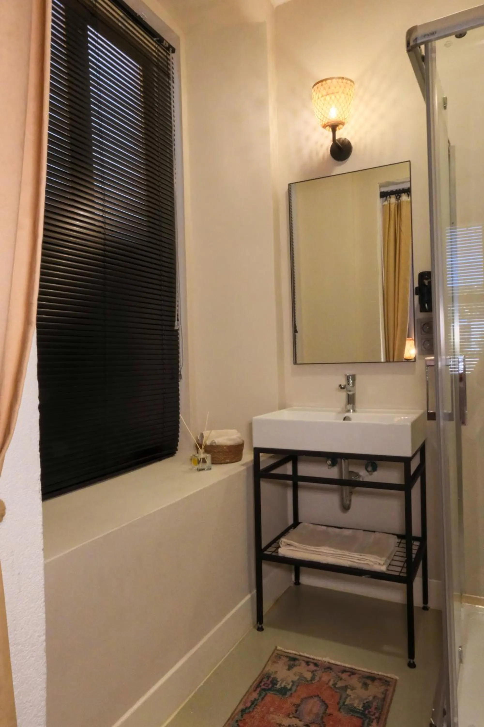 Shower in Notarius Hotel Bodrum