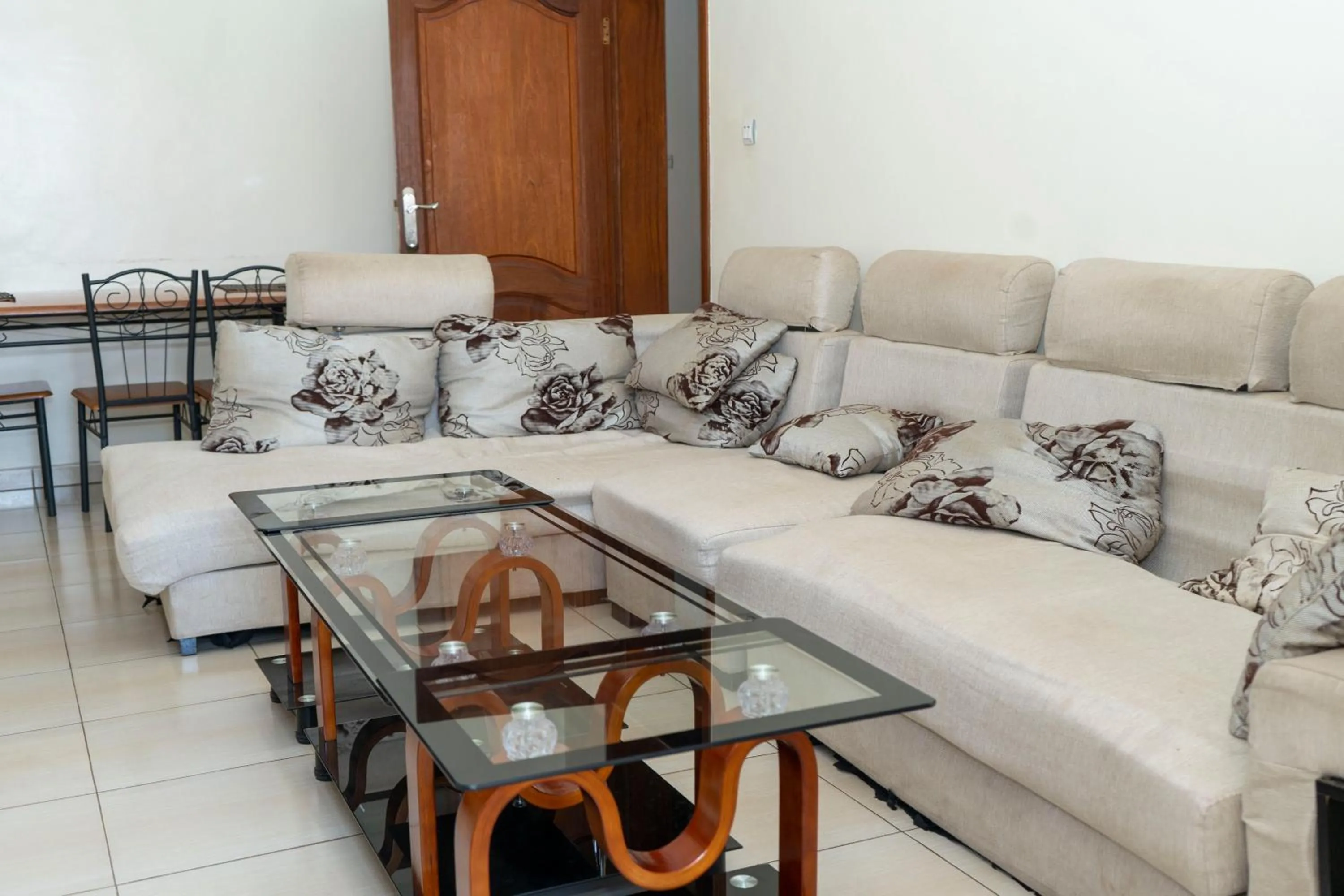 Living room in Green View Apartments