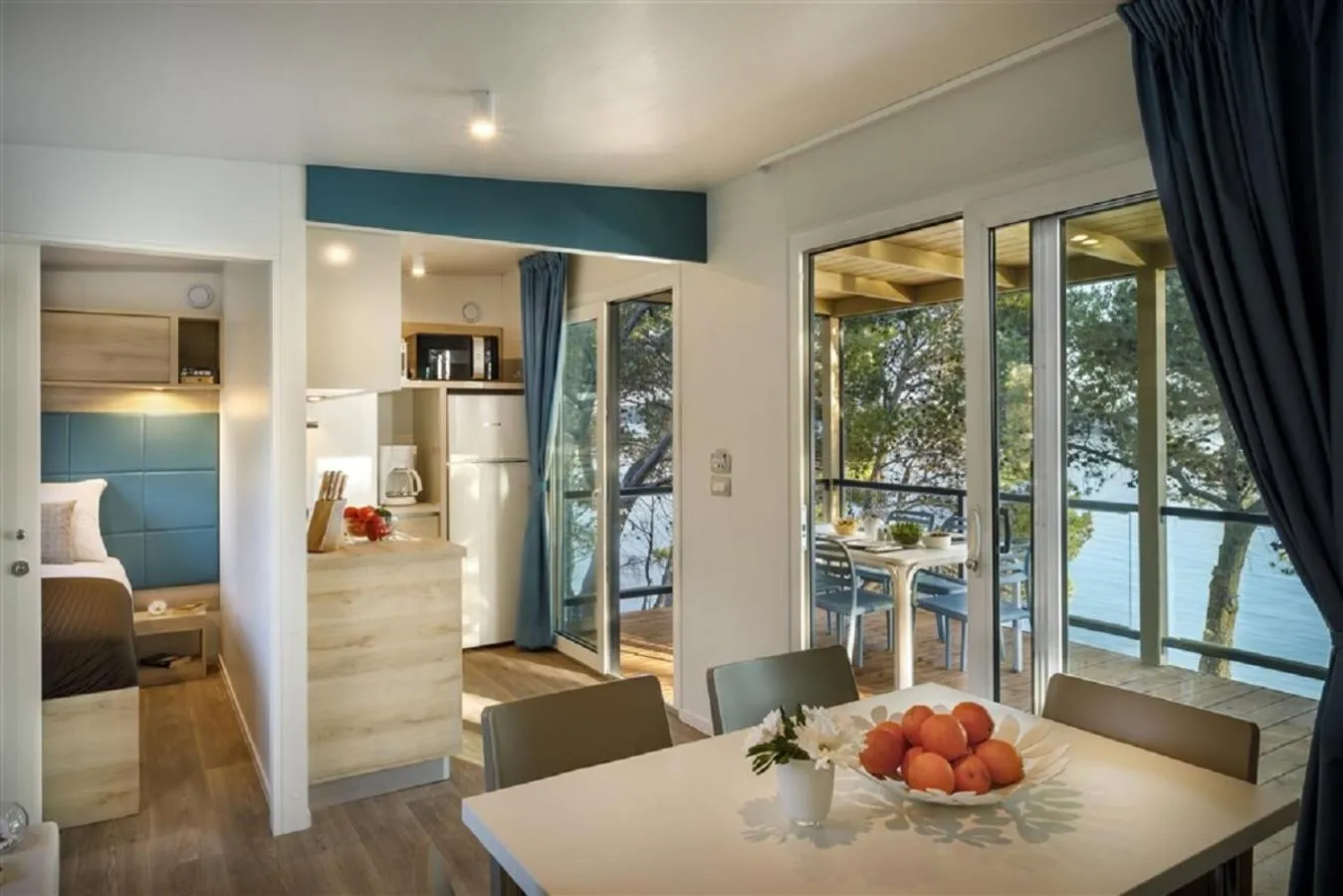 Kitchen or kitchenette in Victoria Mobilehome in Padova Premium Camping Resort