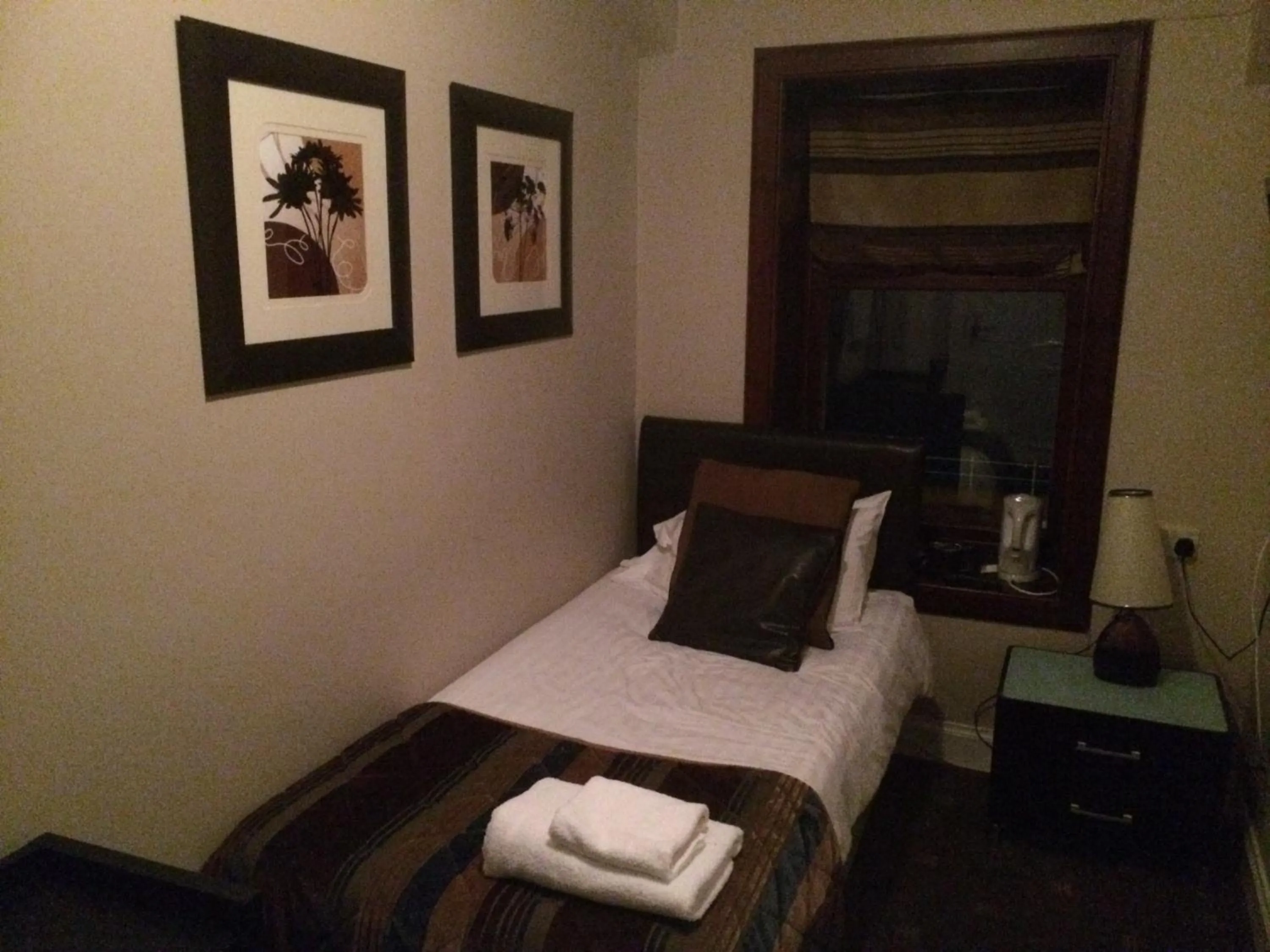 Bedroom, Bed in The Spinnaker Hotel