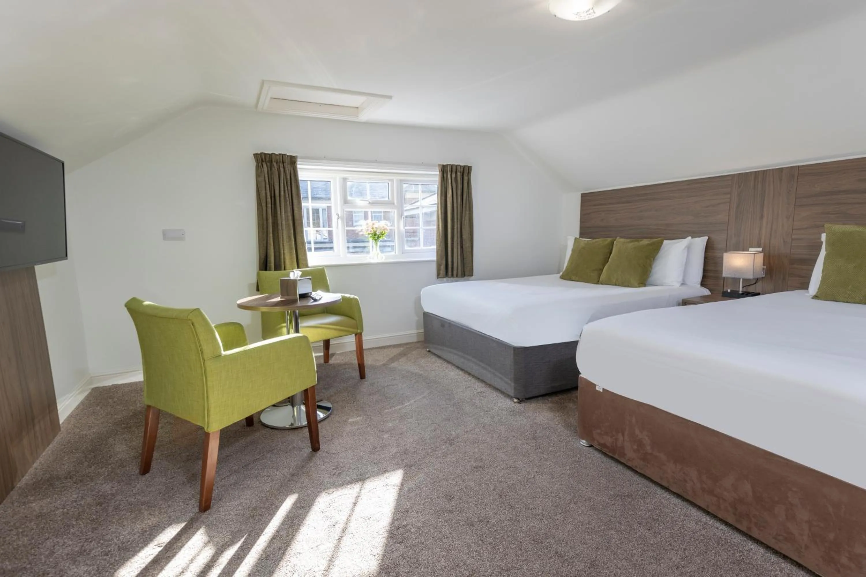 Bed in Best Western Plus Kenwick Park Hotel