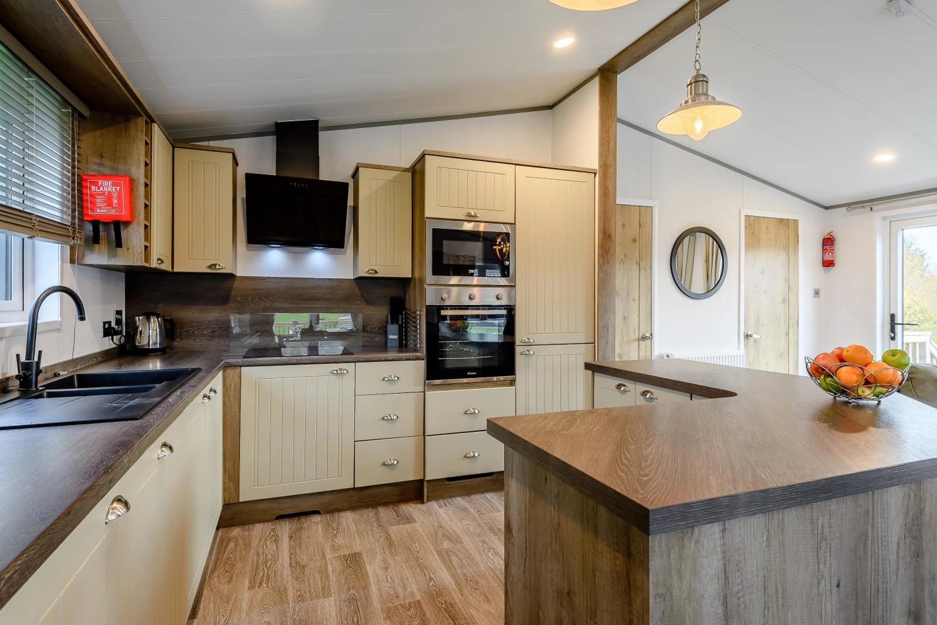 Kitchen or kitchenette in Best Western Plus Kenwick Park Hotel