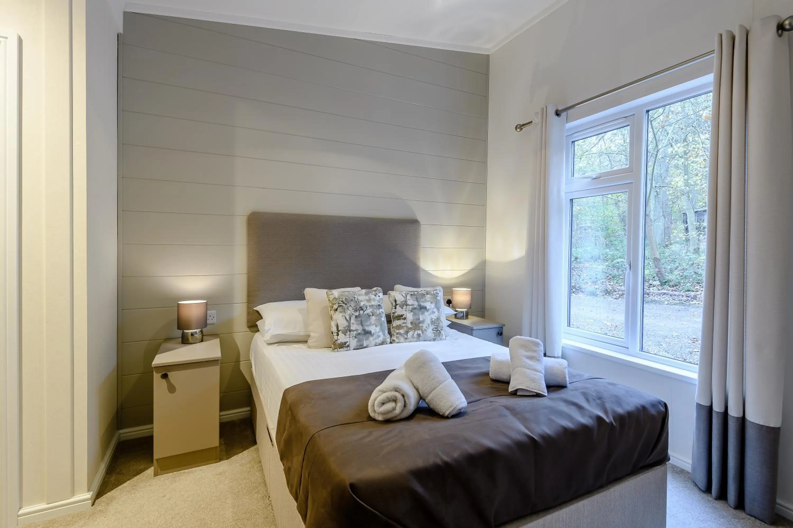 Bed in Best Western Plus Kenwick Park Hotel