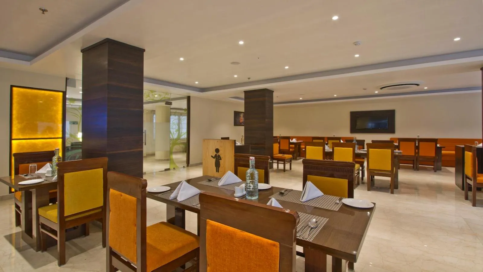 Restaurant/places to eat in Aatmayog Luxury Manor By Blueko Hotels