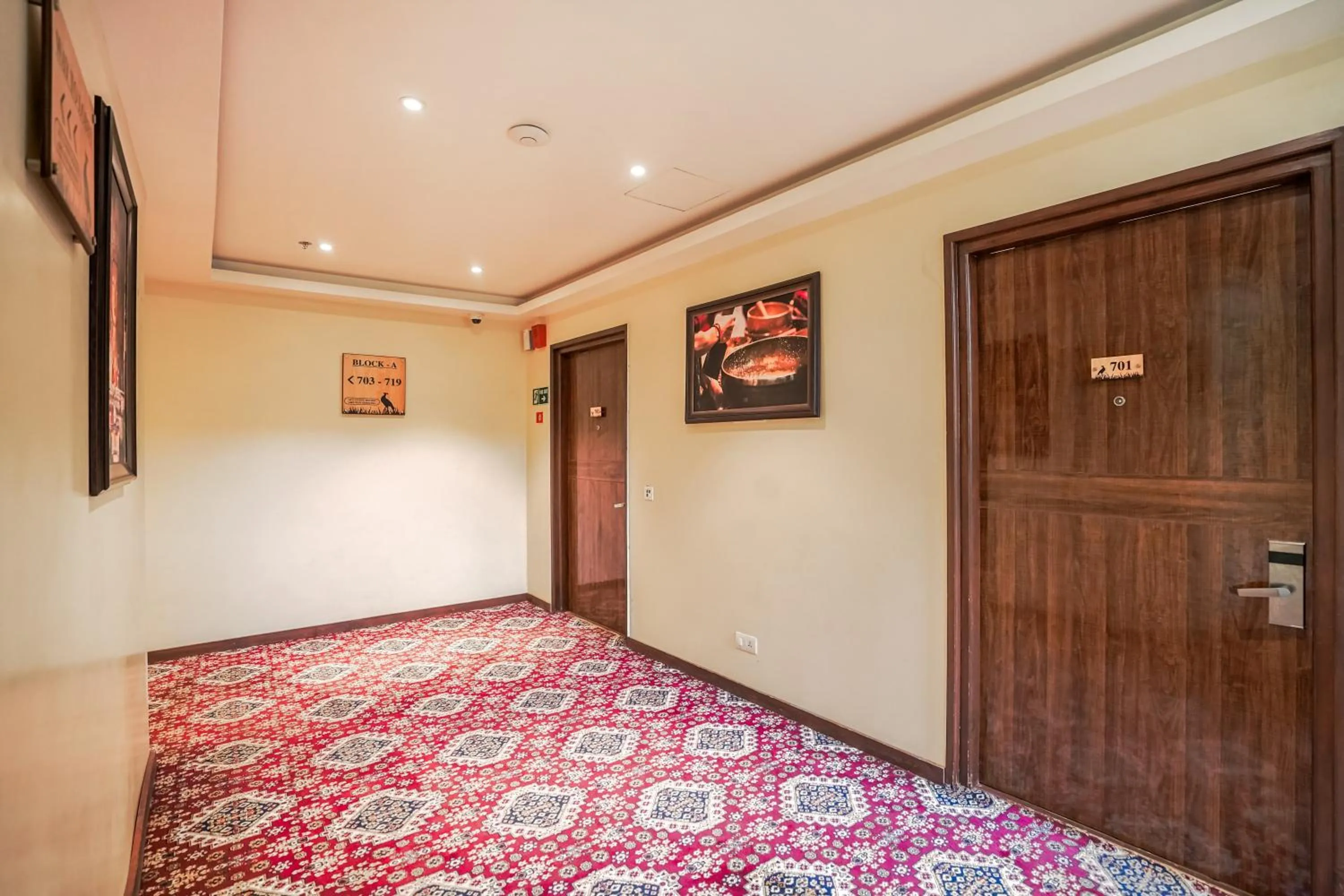 Lobby or reception in Aatmayog Luxury Manor By Blueko Hotels