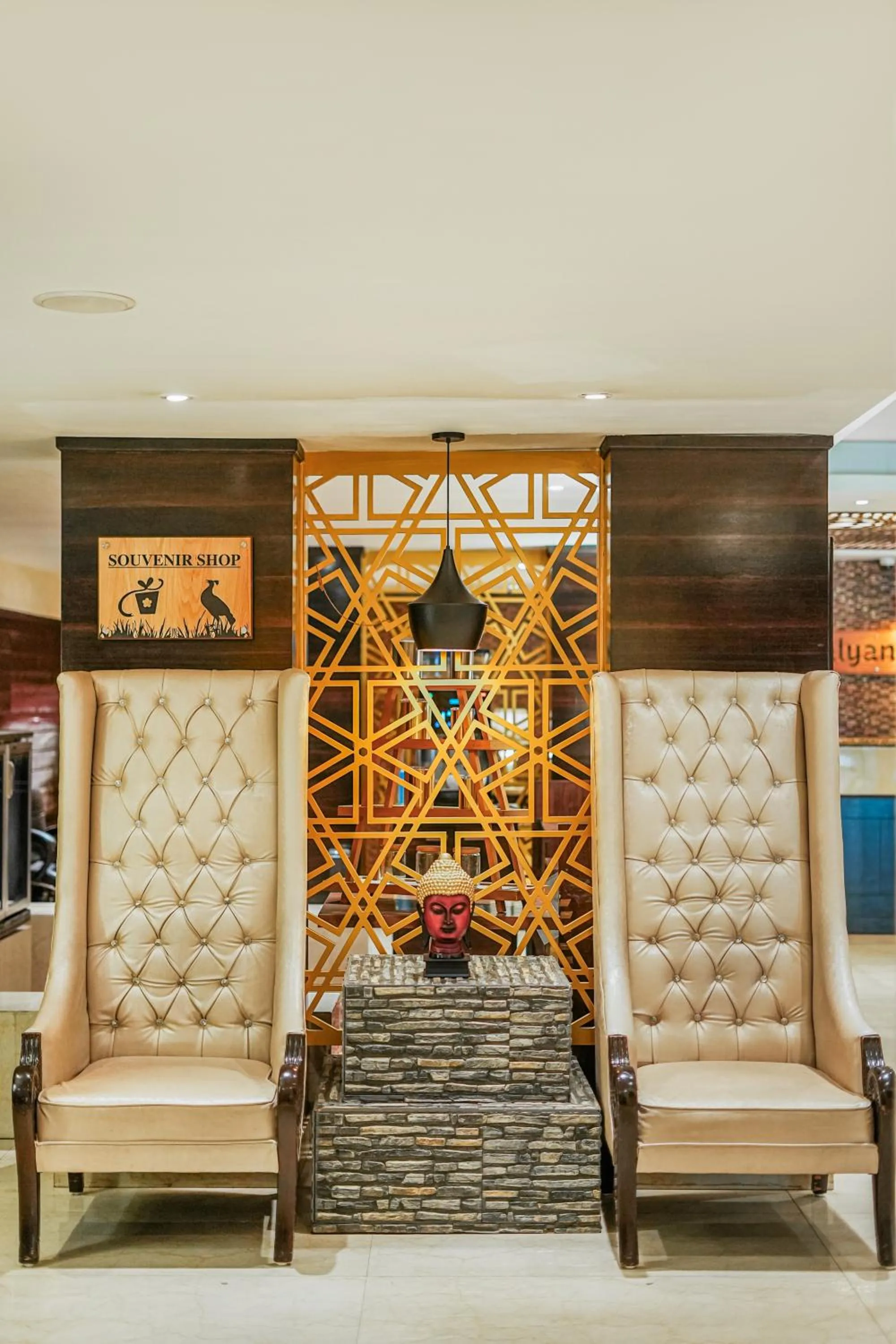 Lobby or reception in Aatmayog Luxury Manor By Blueko Hotels