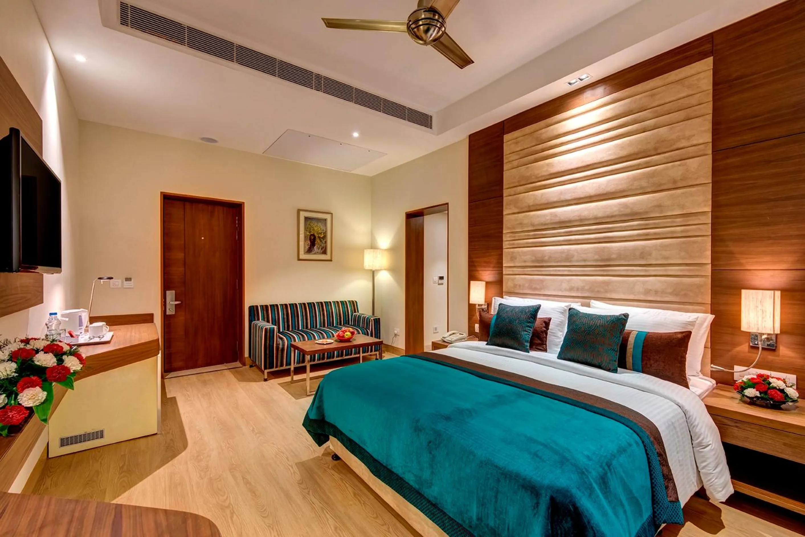 Photo of the whole room, Bed in The Astor