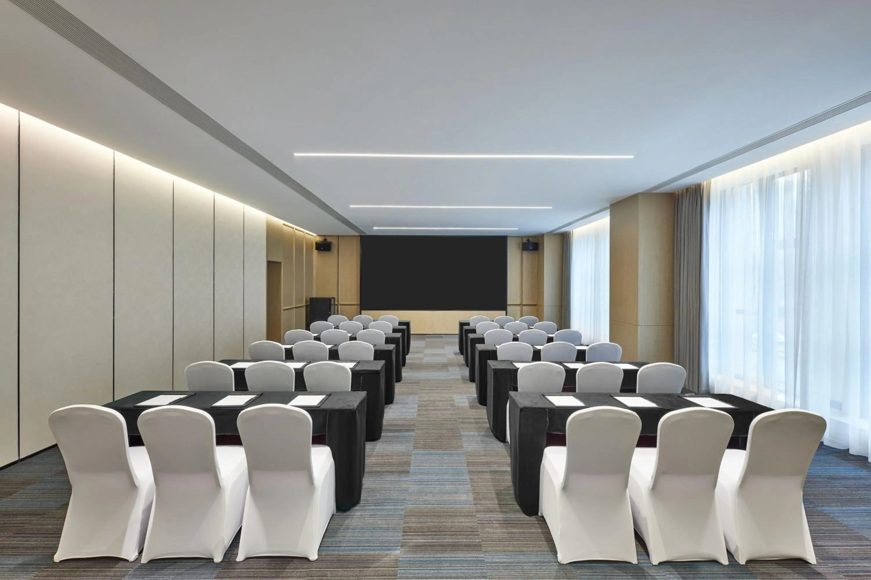 Meeting/conference room in Four Points by Sheraton Chengdu, High-Tech Zone Exhibition Center