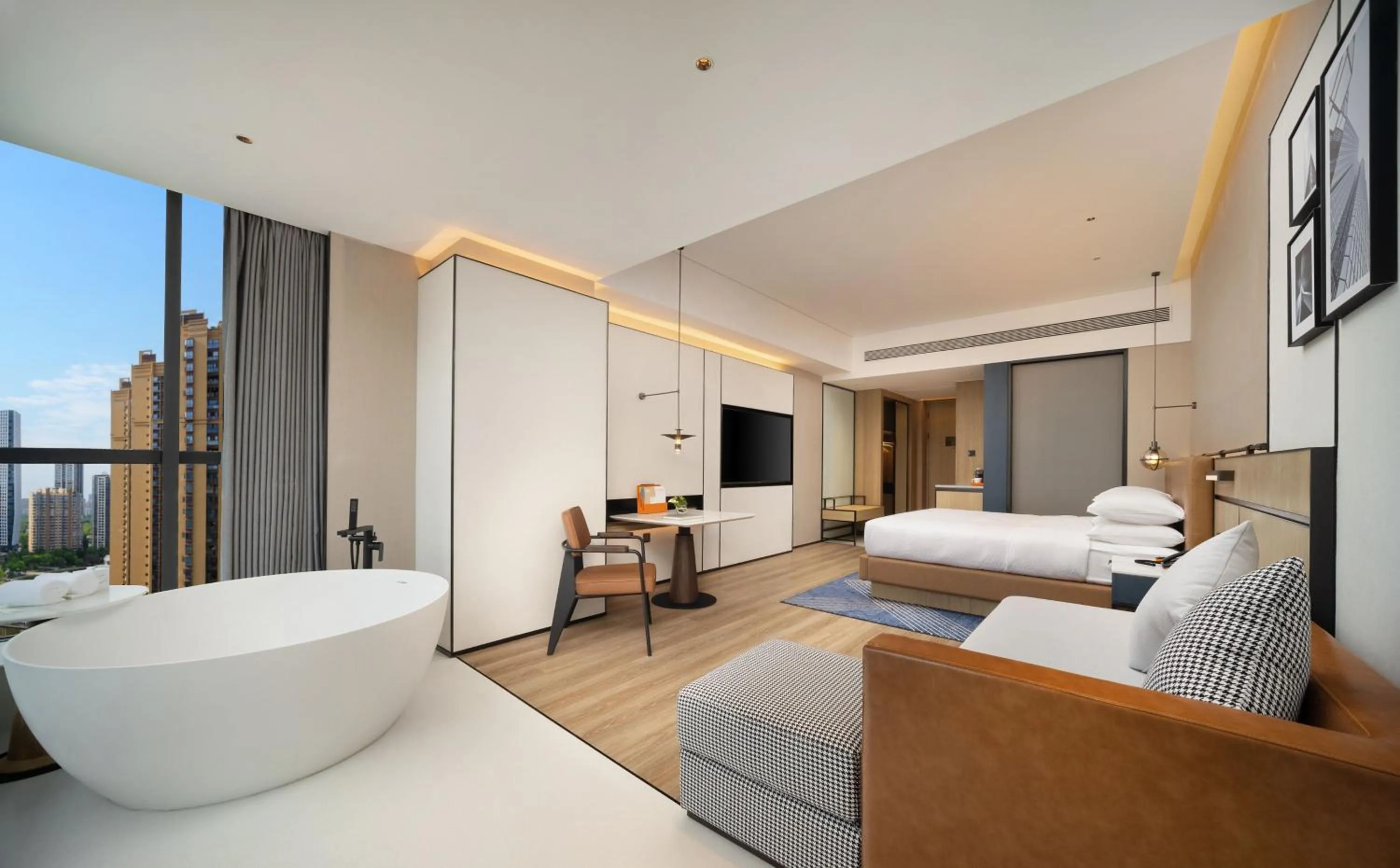 Bed in Four Points by Sheraton Chengdu, High-Tech Zone Exhibition Center