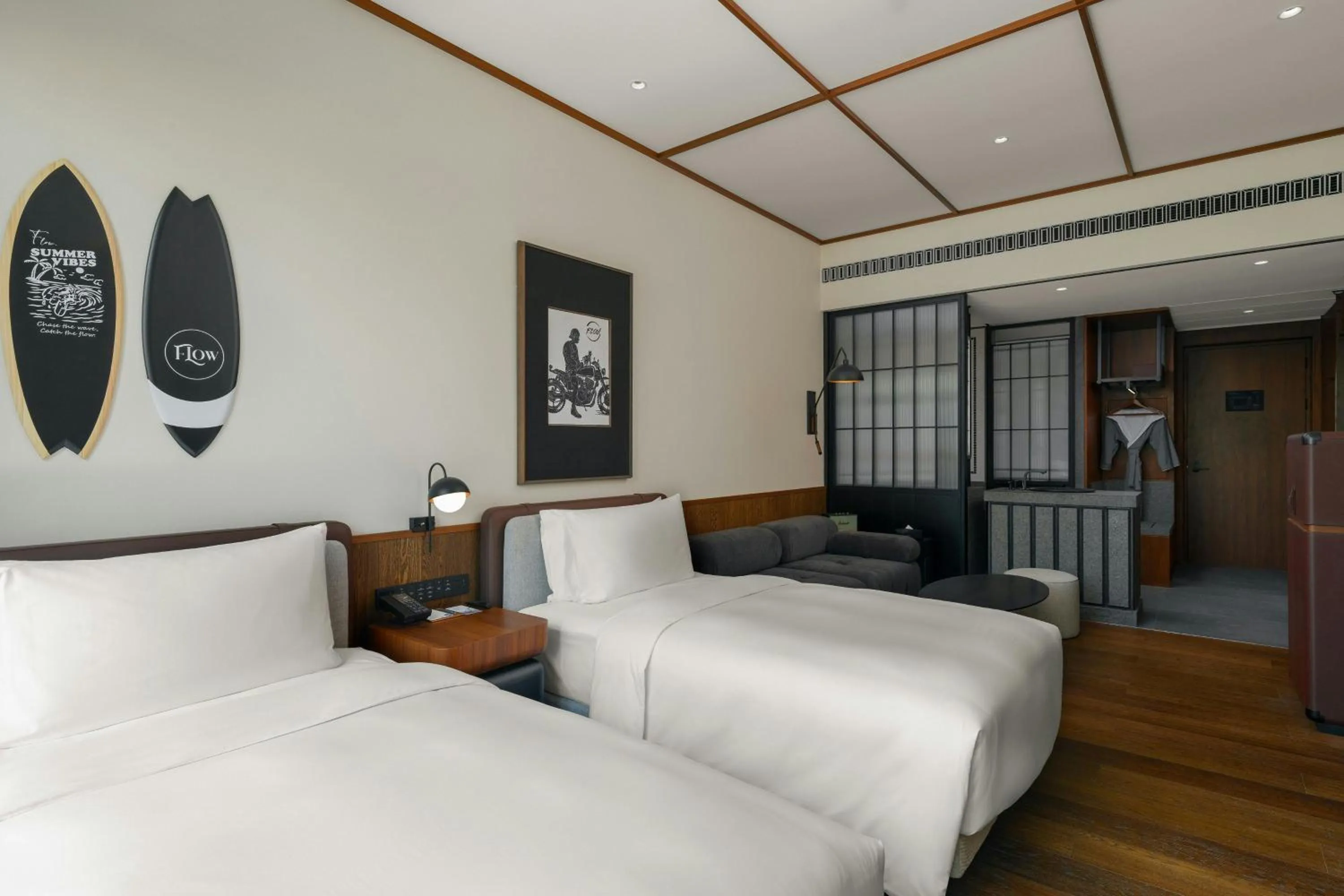 Photo of the whole room, Bed in Flow and Co. Qingdao, Autograph Collection