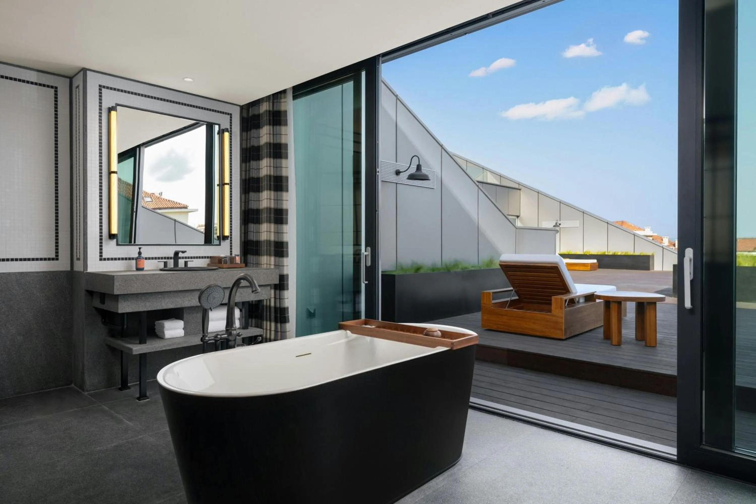 Photo of the whole room in Flow and Co. Qingdao, Autograph Collection