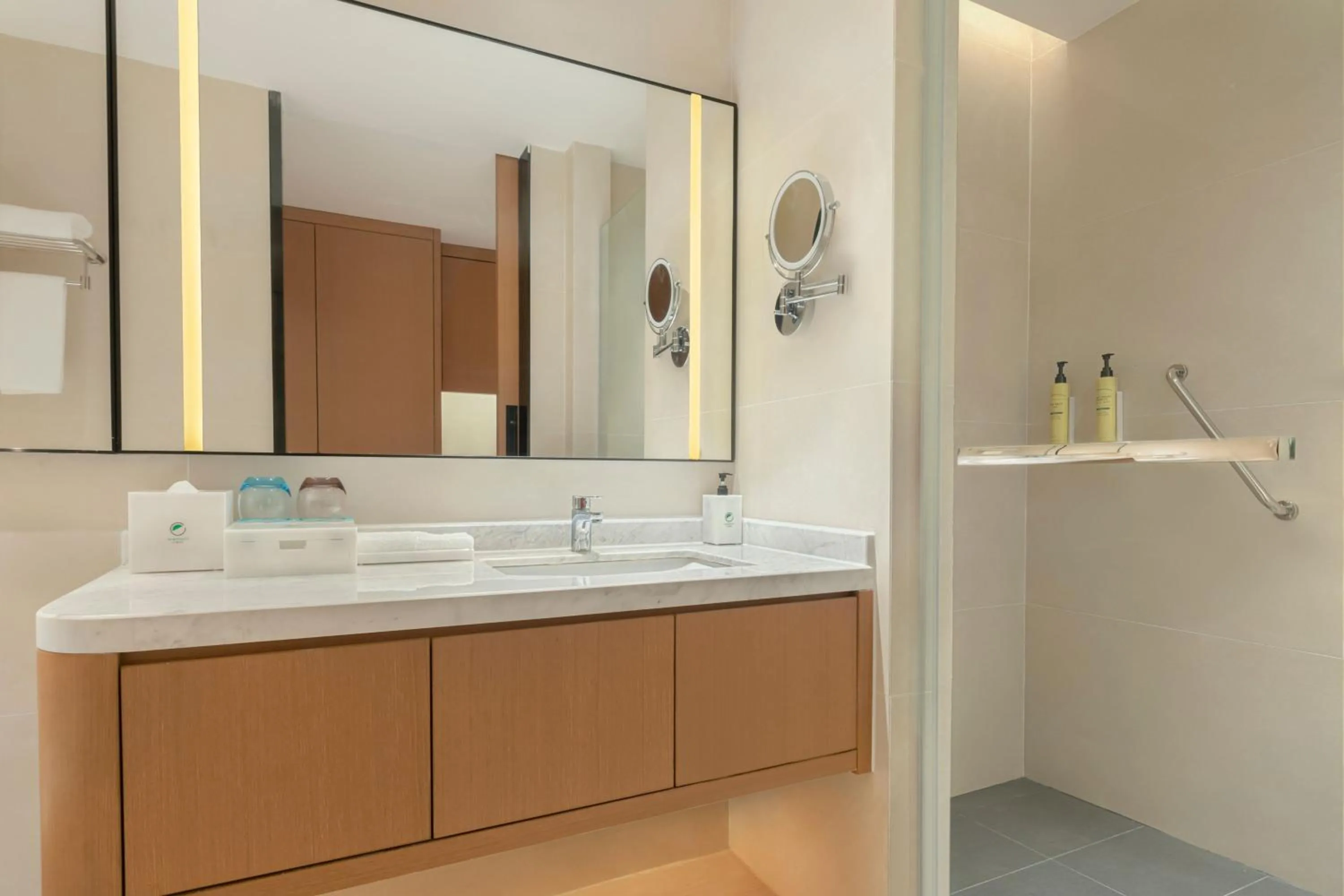 Photo of the whole room in Element Yangjiang Hailing Island