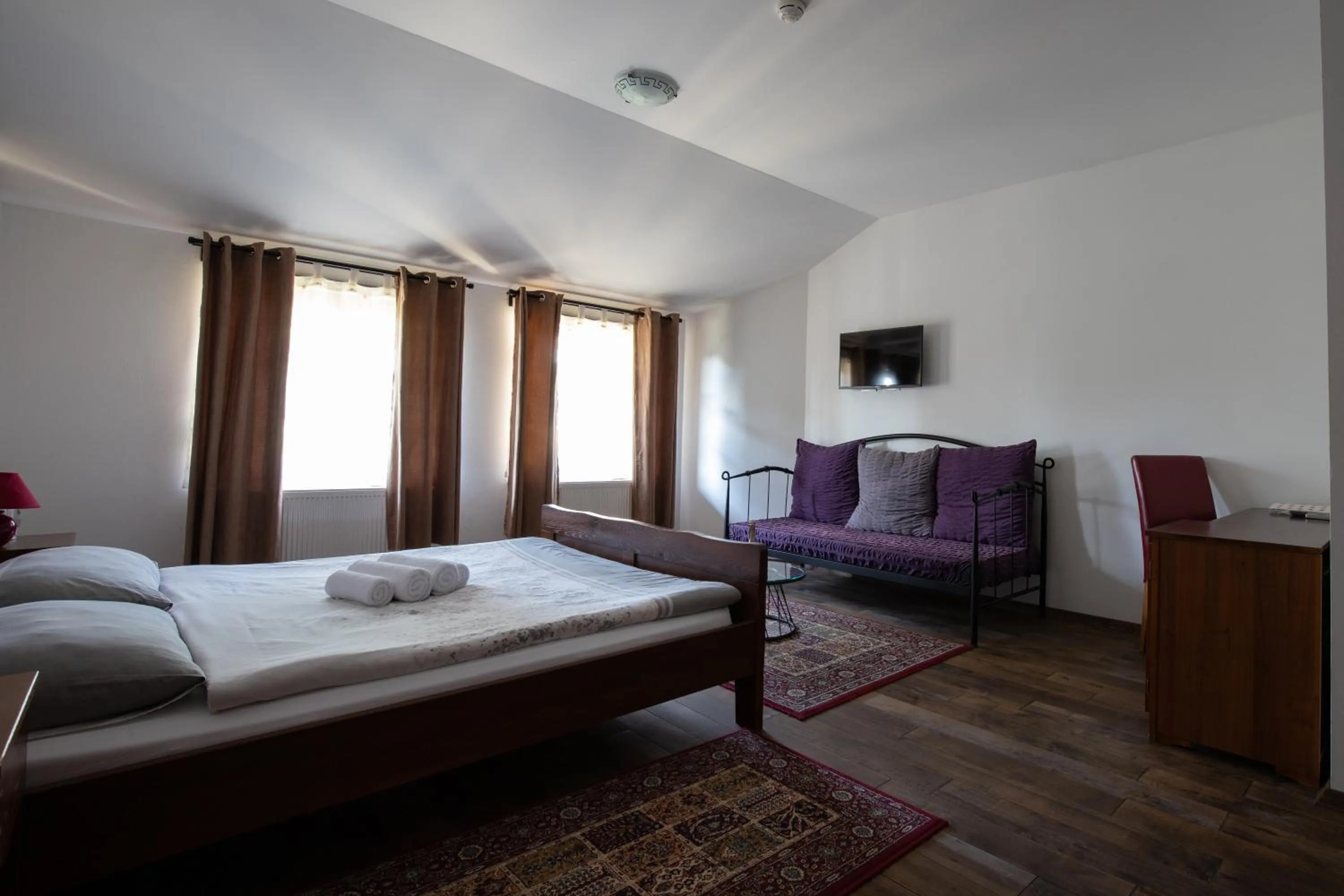 Photo of the whole room in Hotel Lug