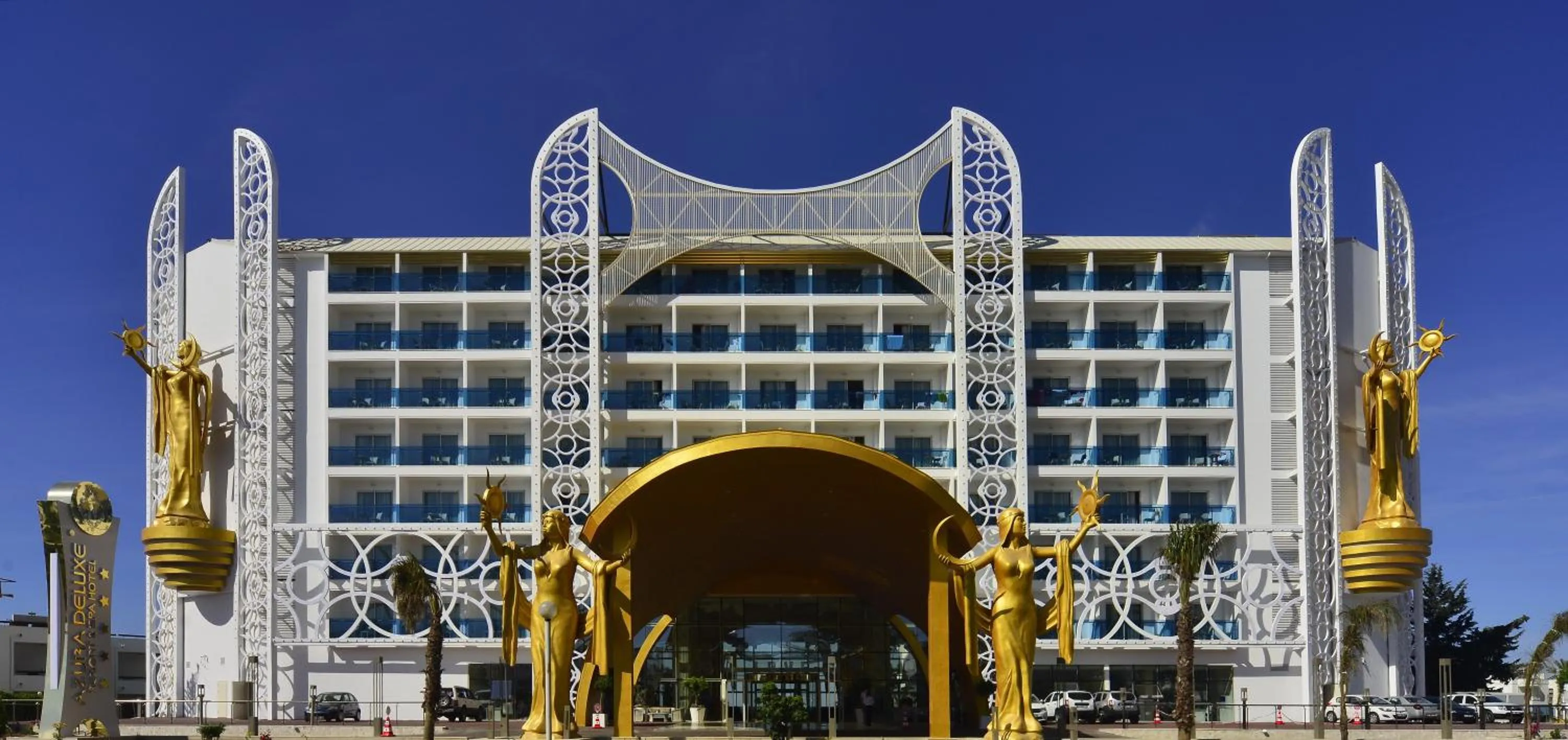 Facade/entrance in Azura Deluxe Resort & Spa - Ultra All Inclusive
