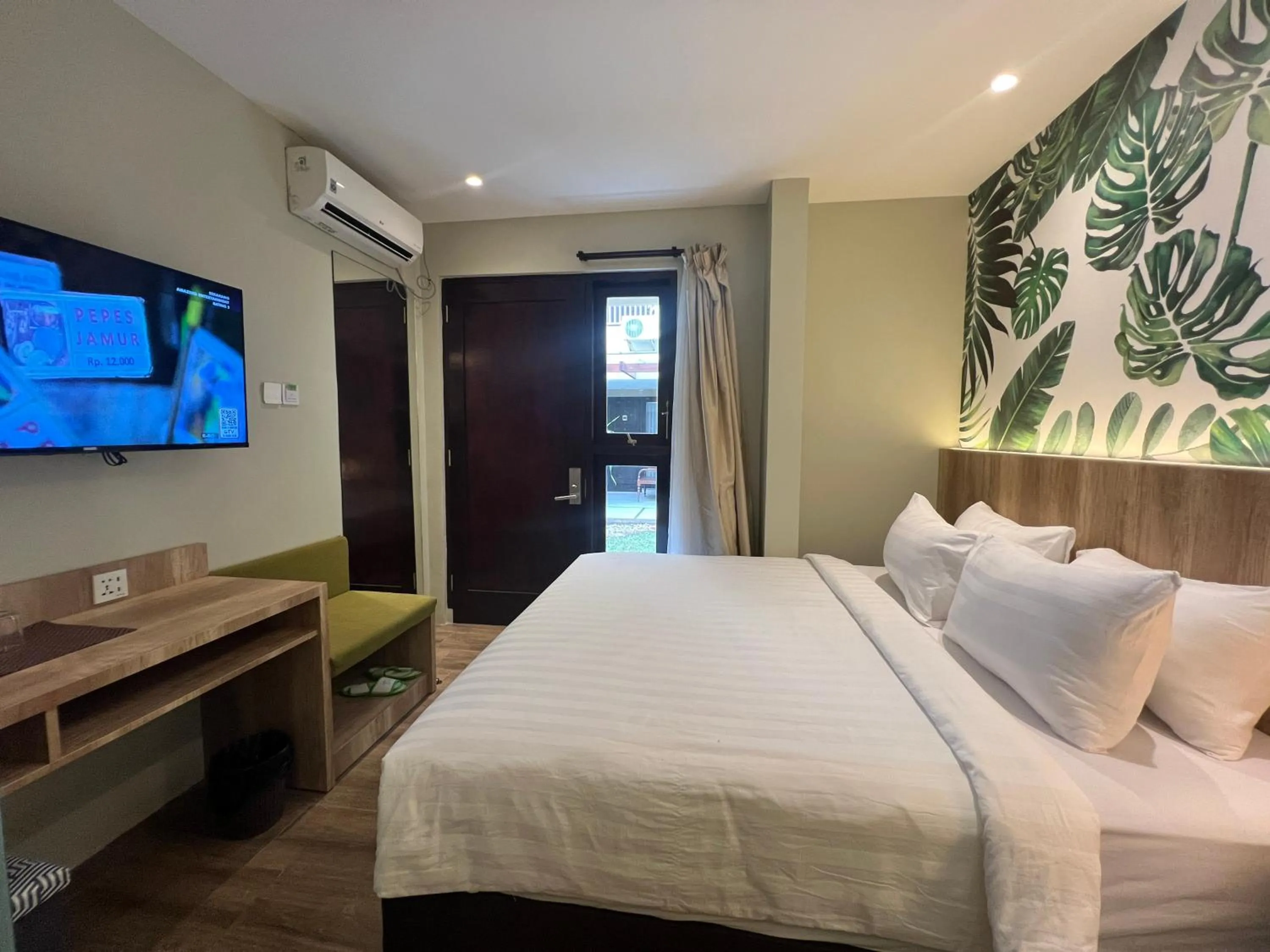 TV and multimedia, Bed in Shinta Guesthouse