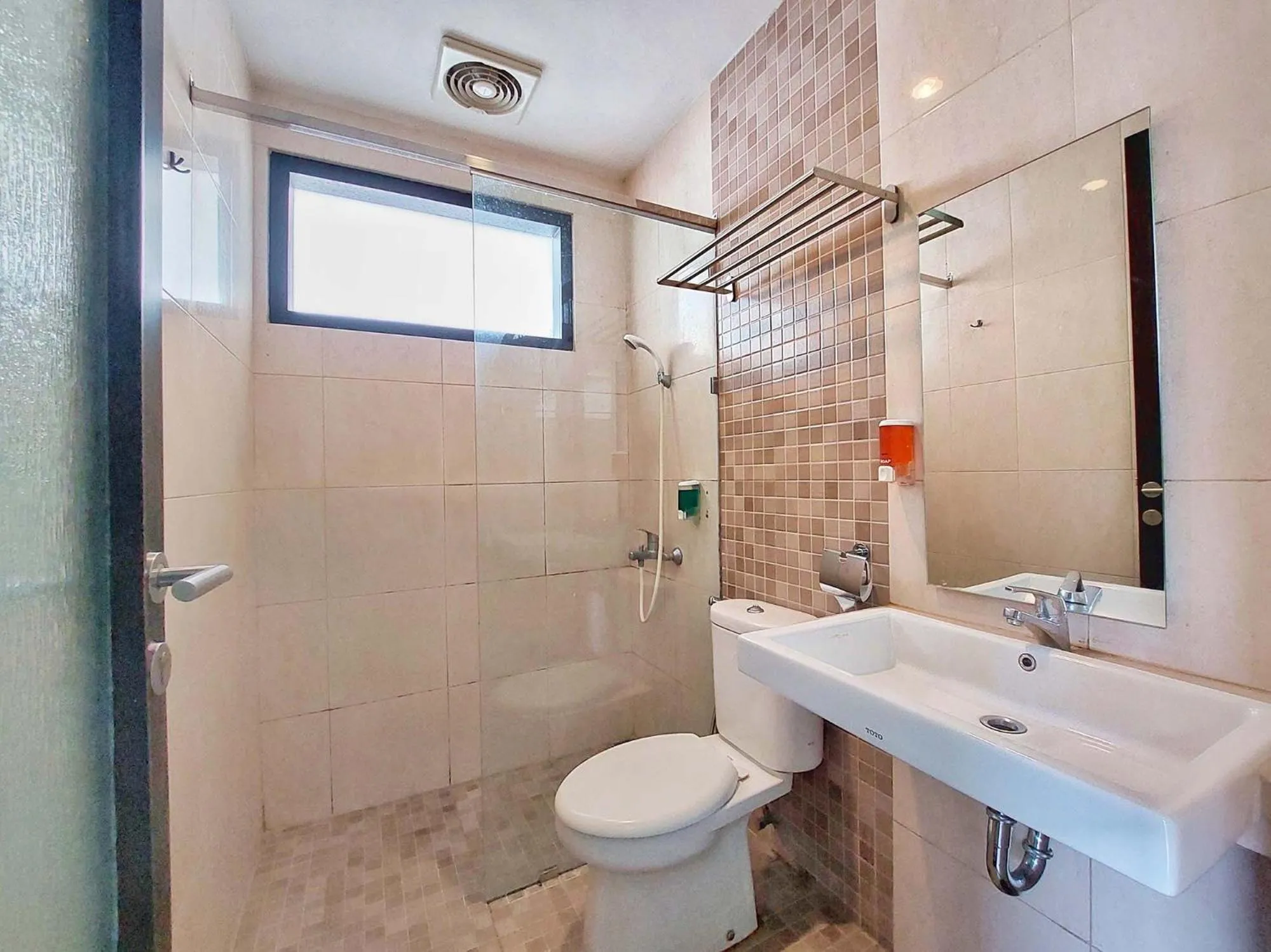 Shower in Shinta Guesthouse