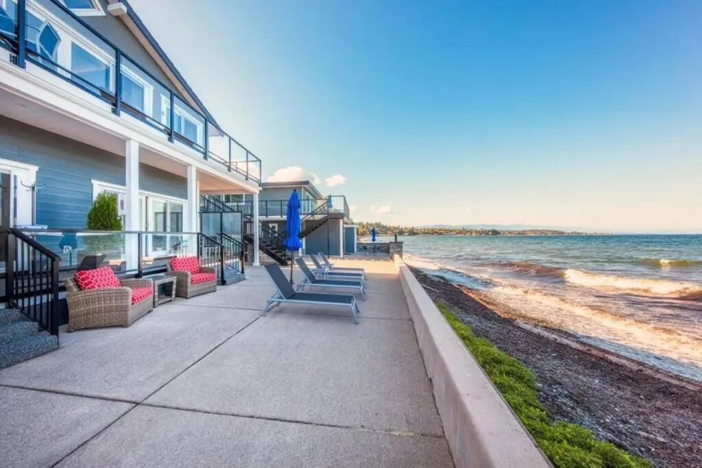 Qualicum Beach Ocean Suites