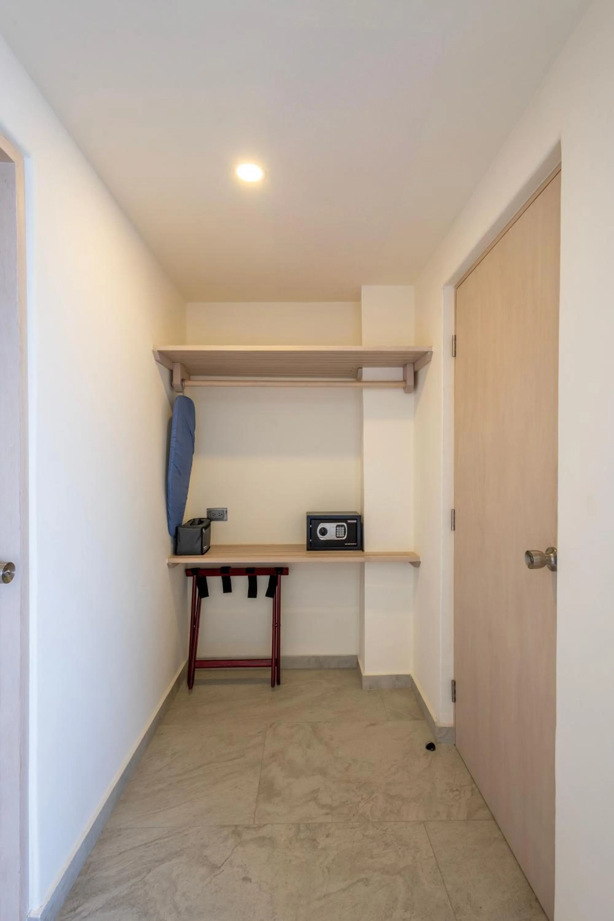 Bedroom in Cabo Break Hotel