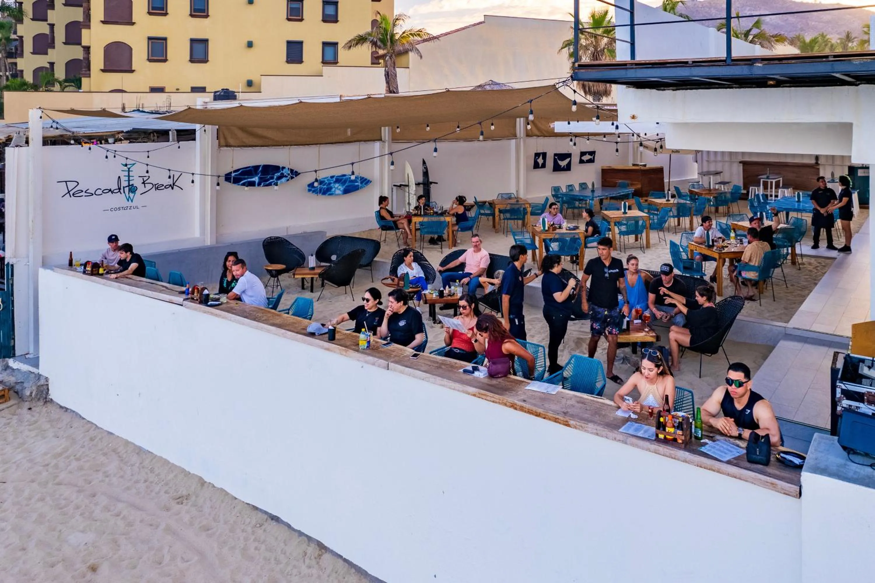 Restaurant/places to eat in Cabo Break Hotel