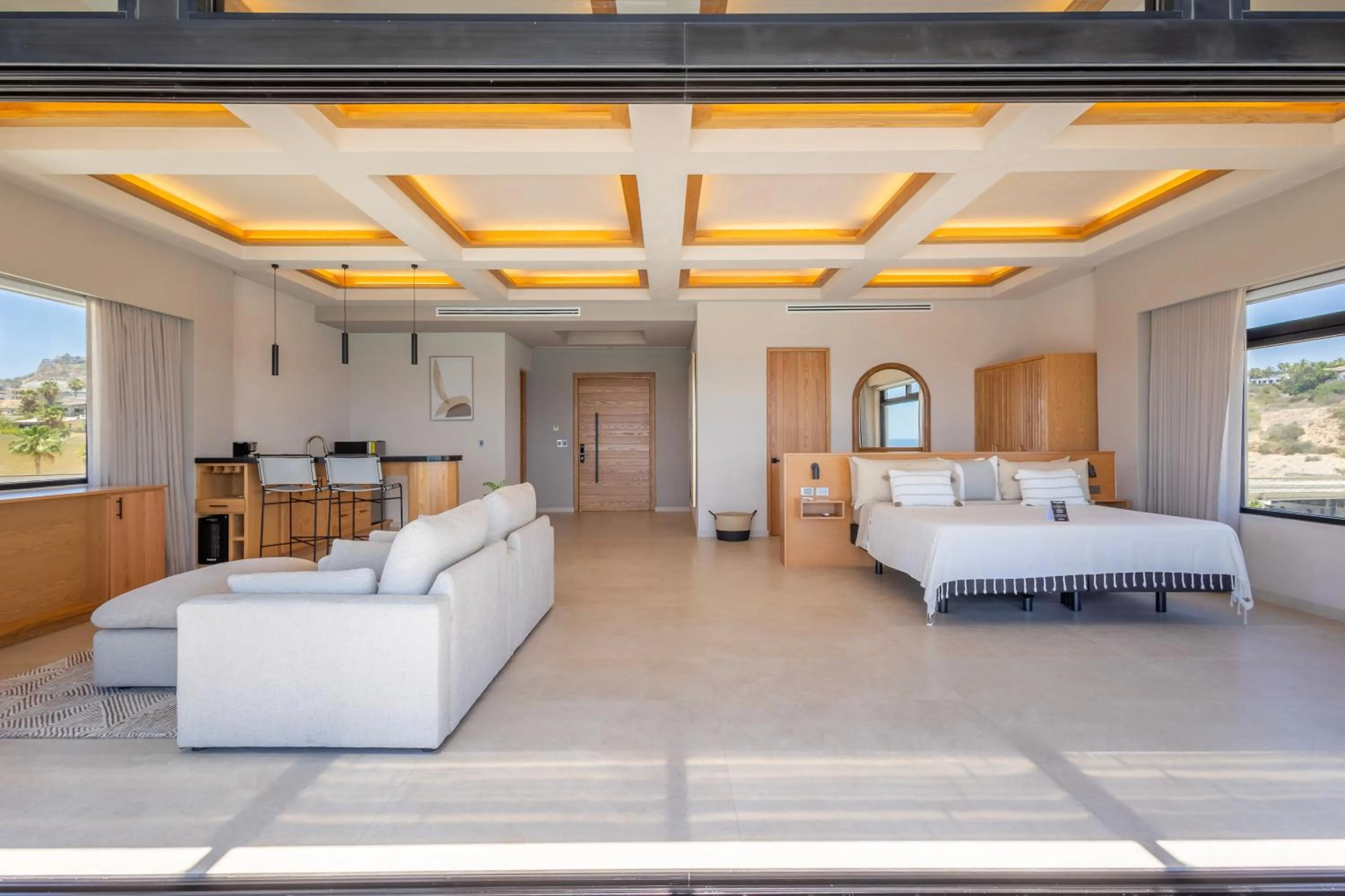 Bedroom in Cabo Break Hotel