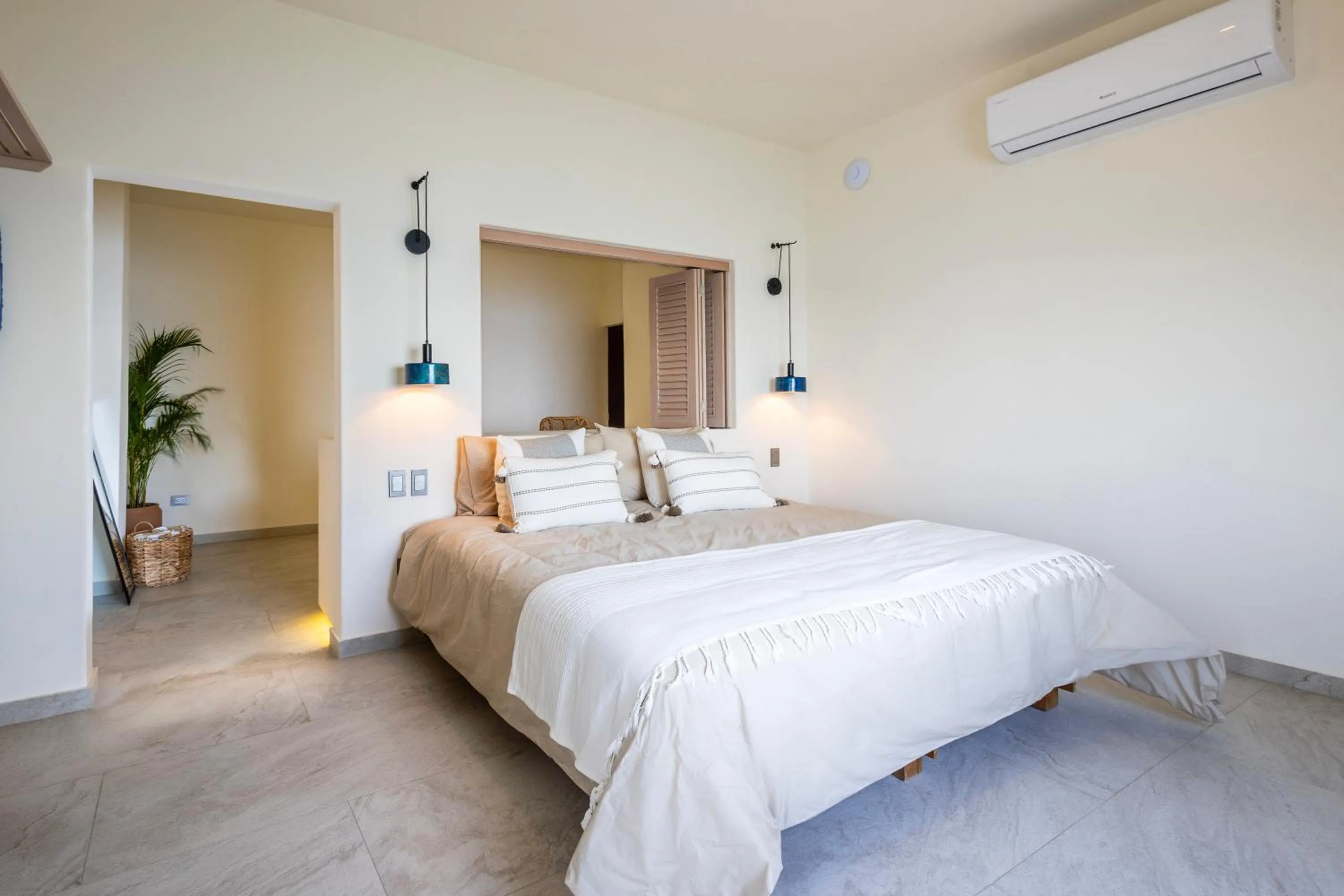 Bed in Cabo Break Hotel