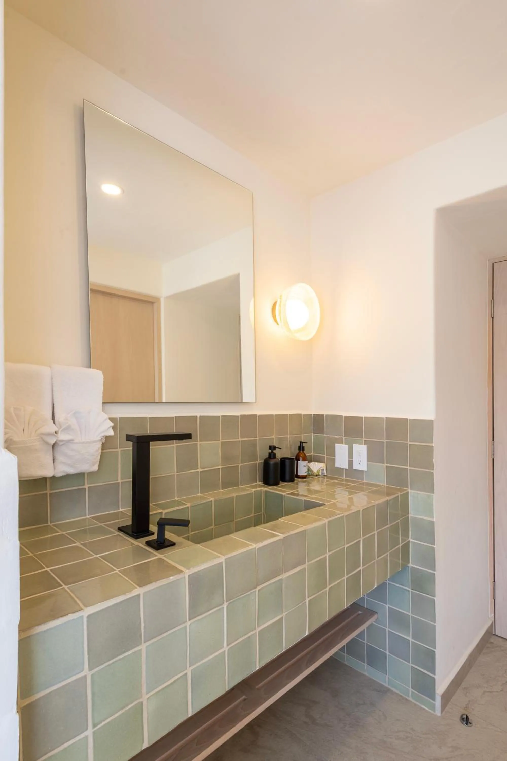 Bathroom in Cabo Break Hotel