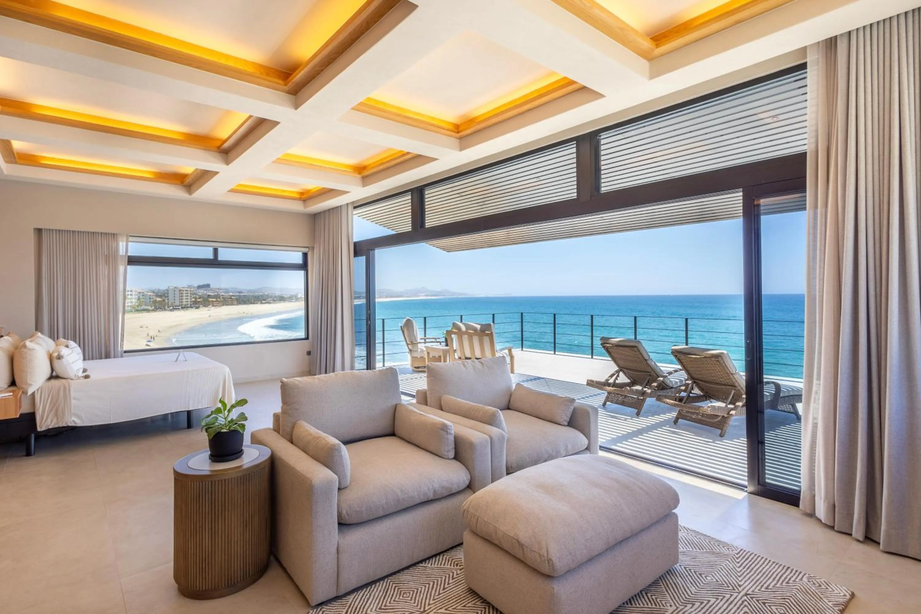 Bedroom in Cabo Break Hotel