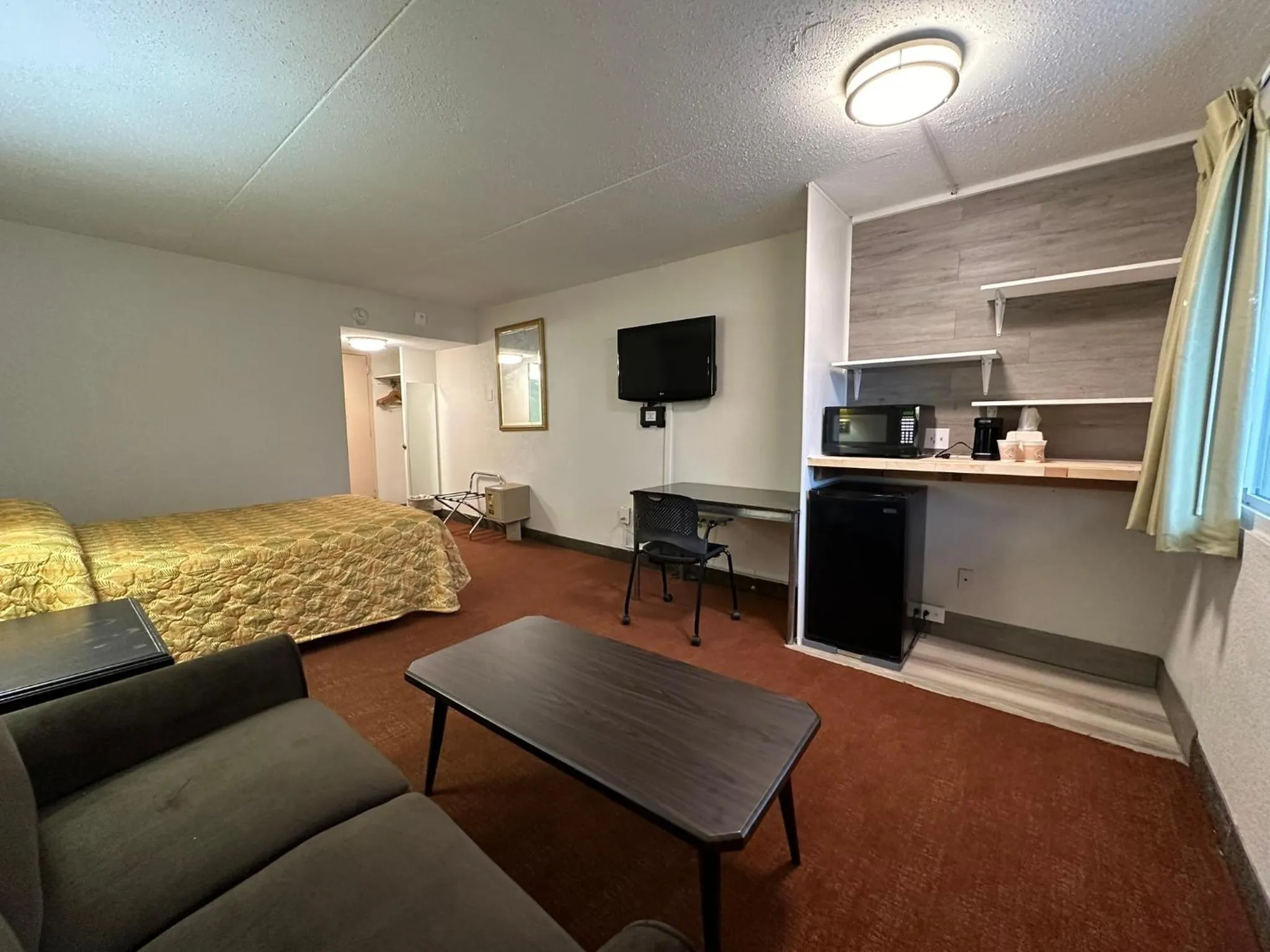 Photo of the whole room in THE INN-Pittsburgh