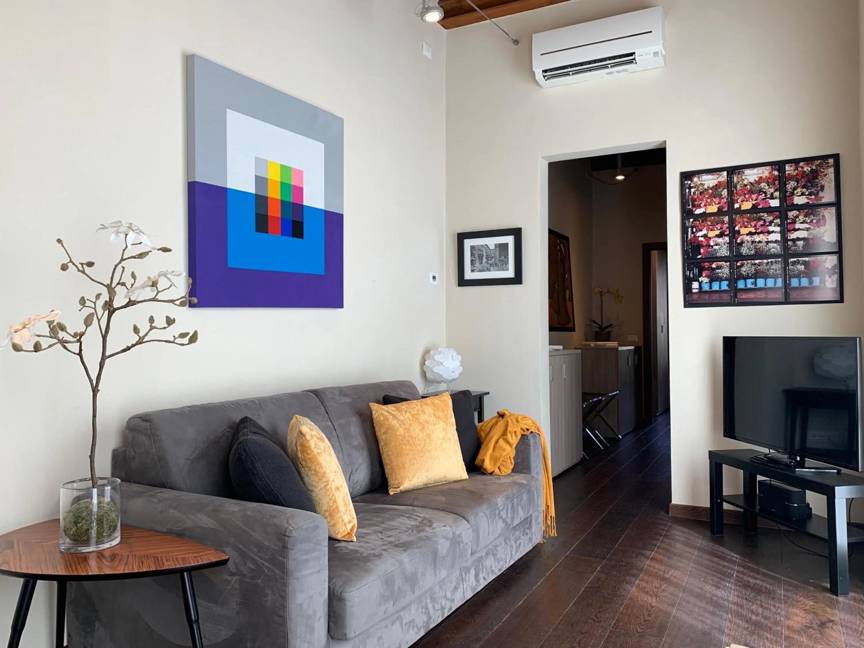 Living room in Florence Art Apartments
