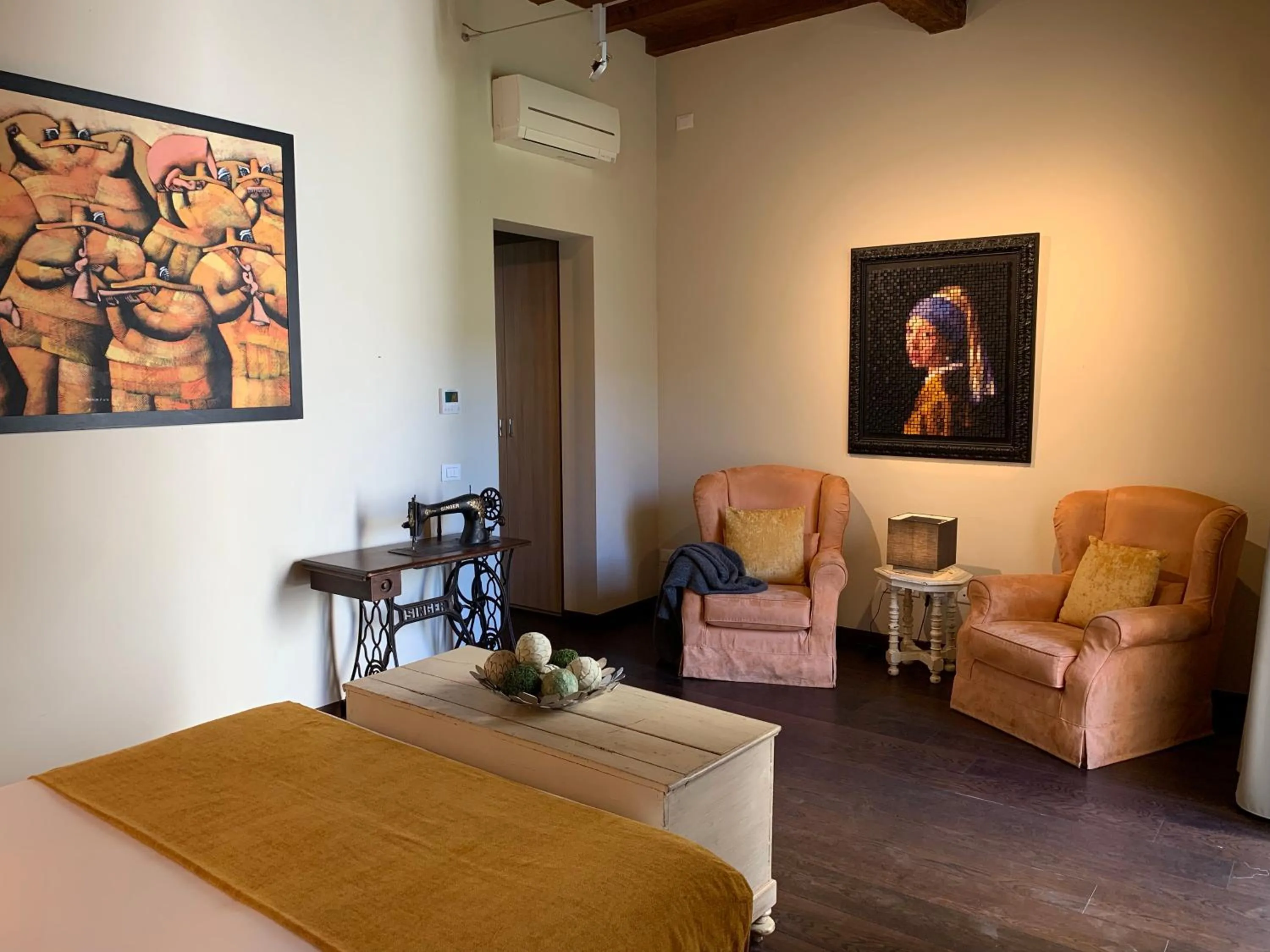 Seating area, Bed in Florence Art Apartments