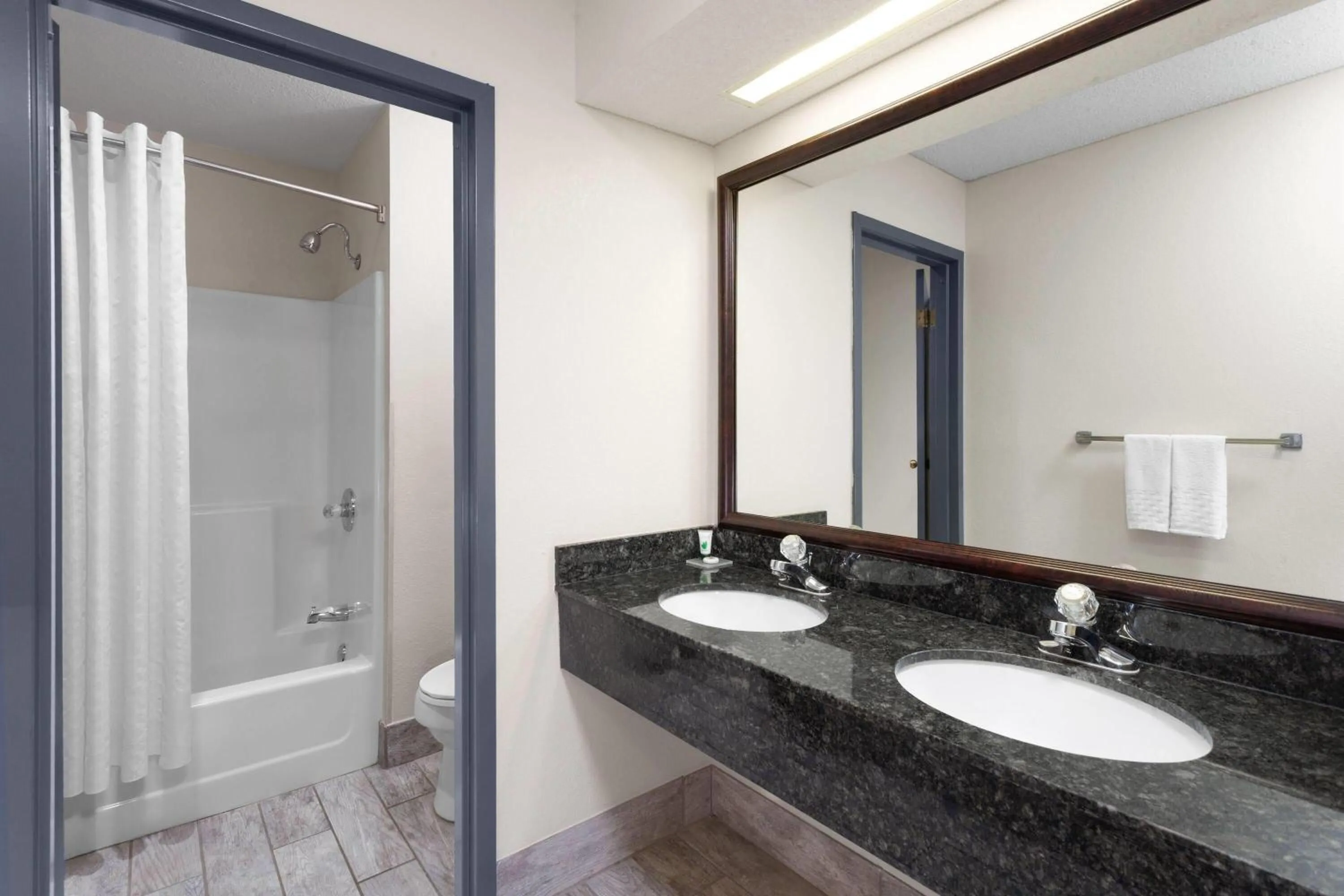 Bathroom in Baymont by Wyndham Chester IL