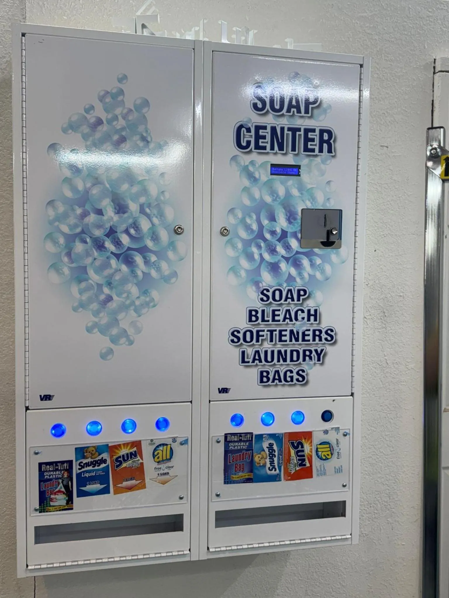 washing machine in Alien Residence Inn