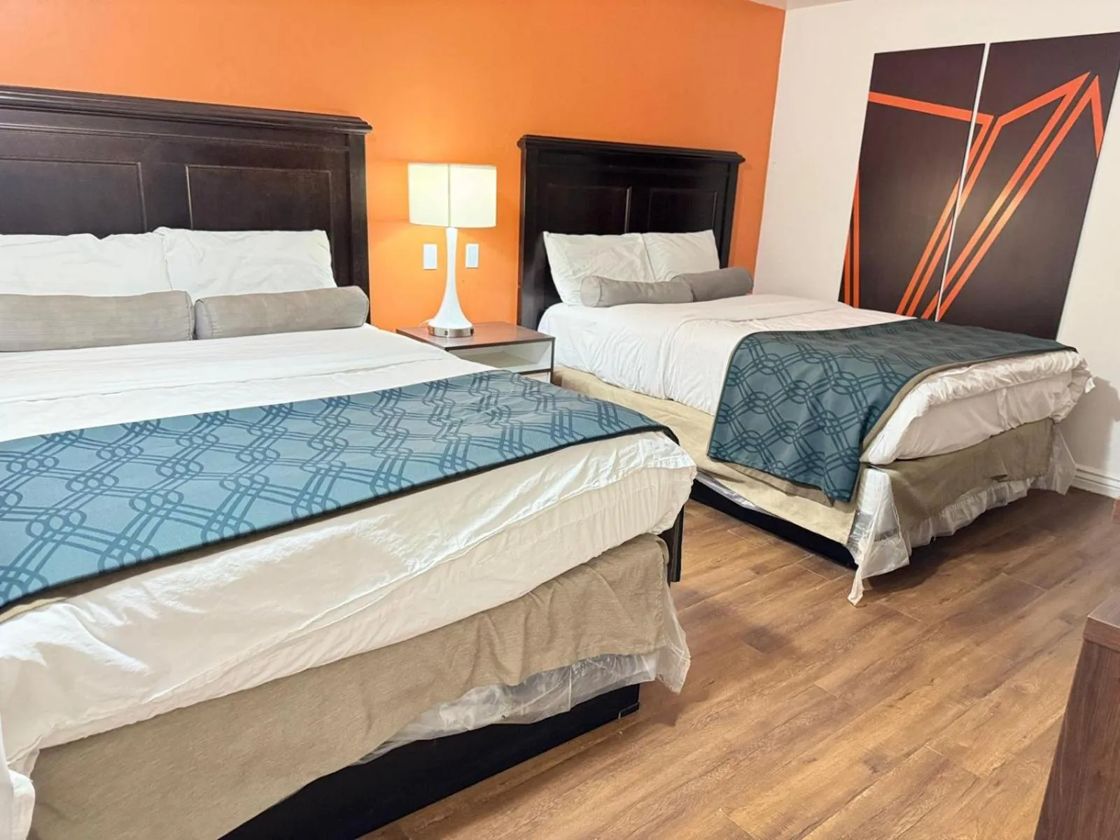 Toilet, Bed in Alien Residence Inn