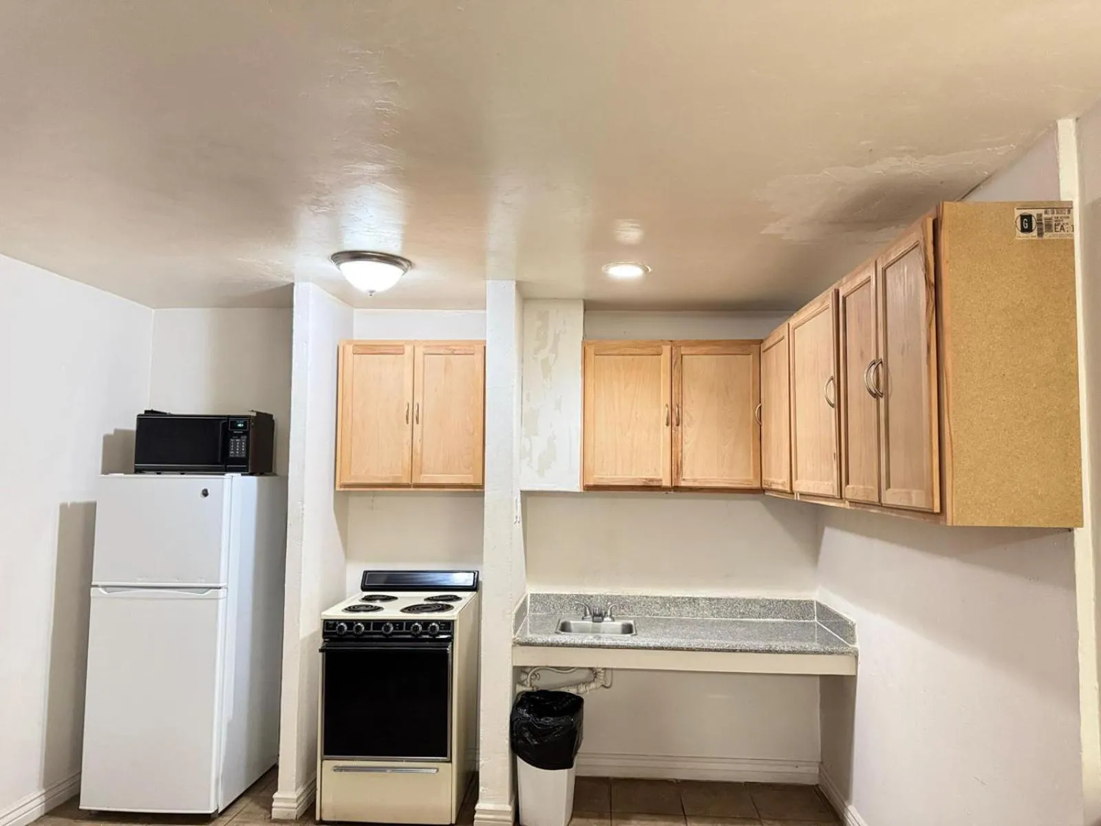 Toilet in Alien Residence Inn