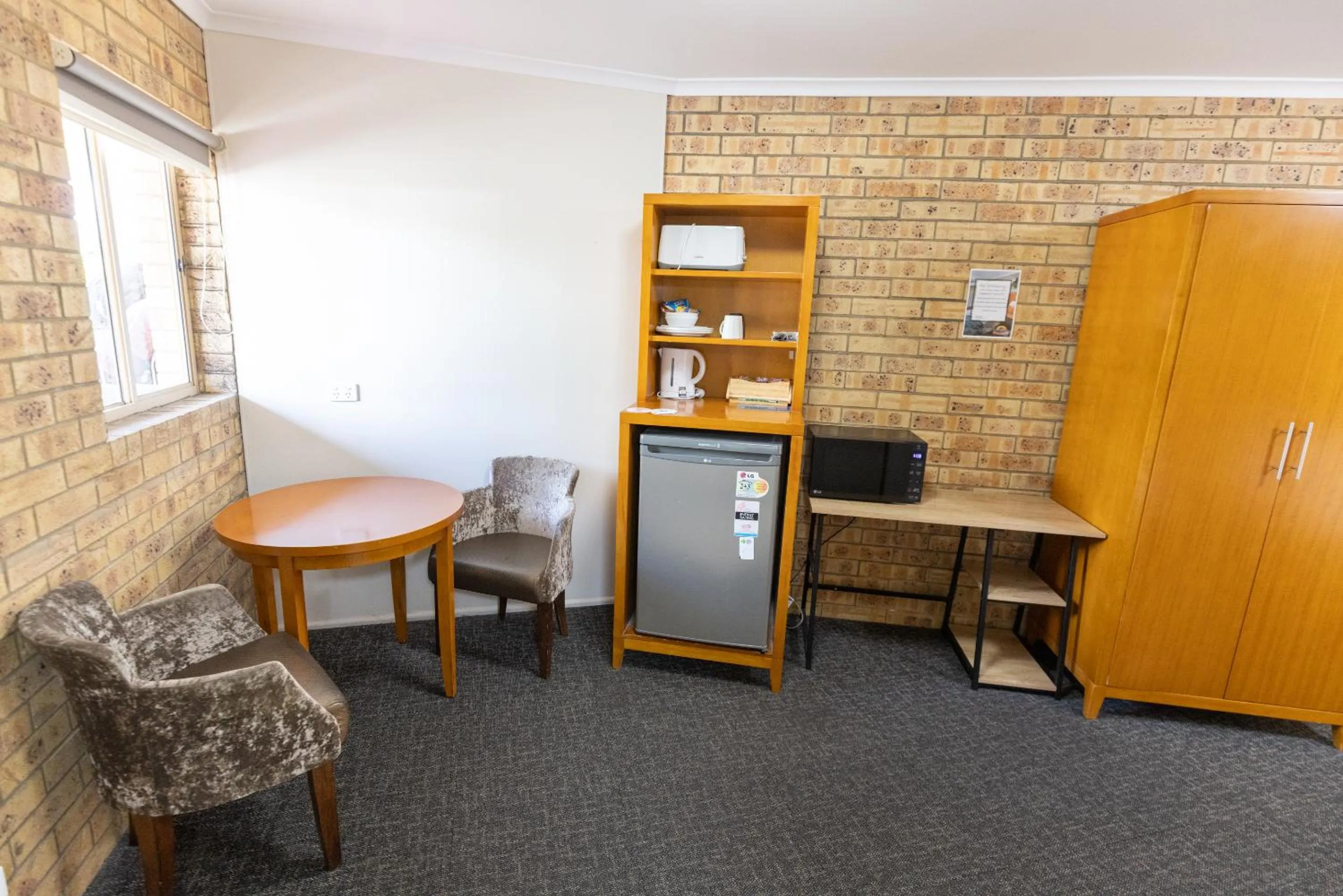 Coffee/tea facilities in Sundowner Hotel Motel