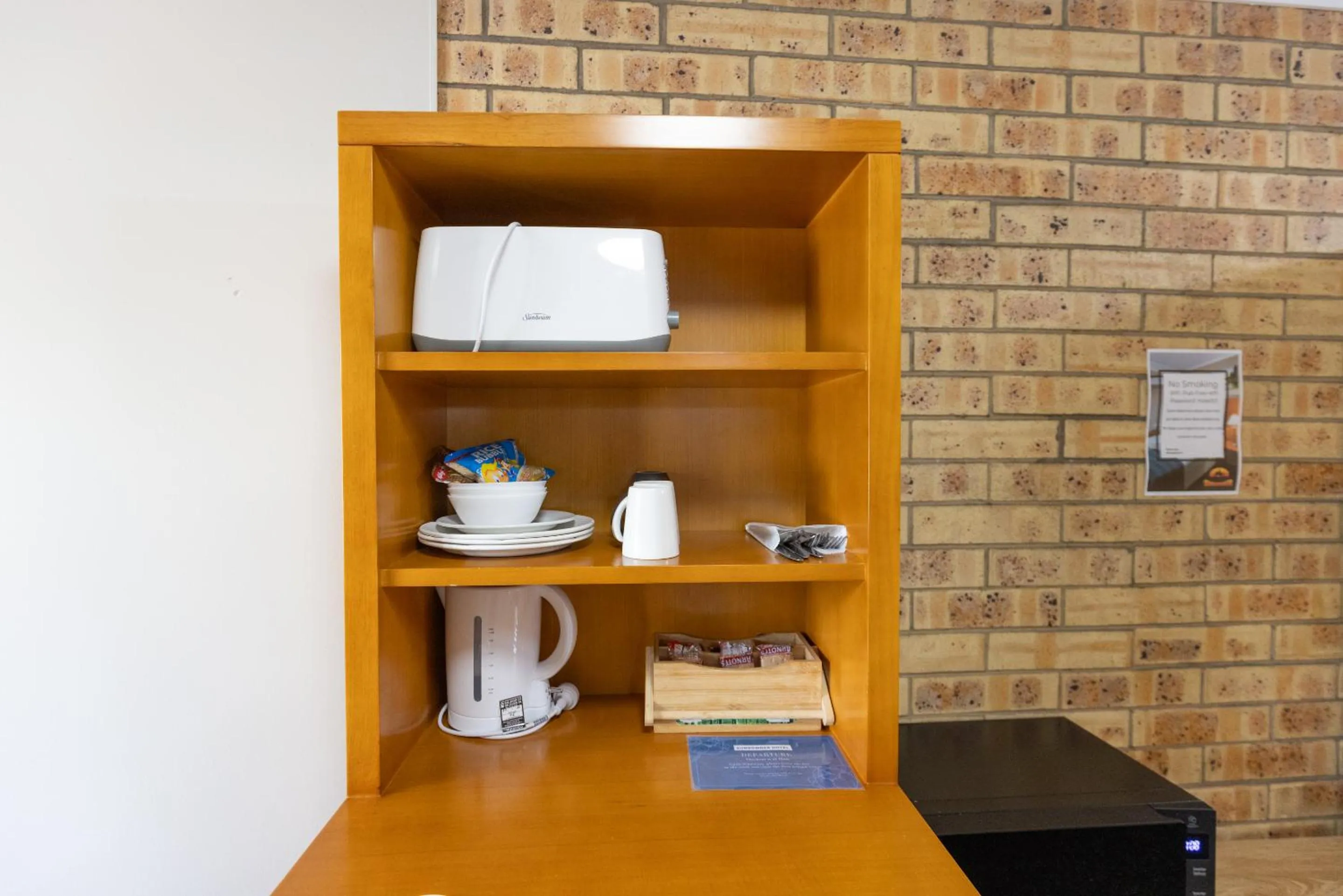 Coffee/tea facilities in Sundowner Hotel Motel