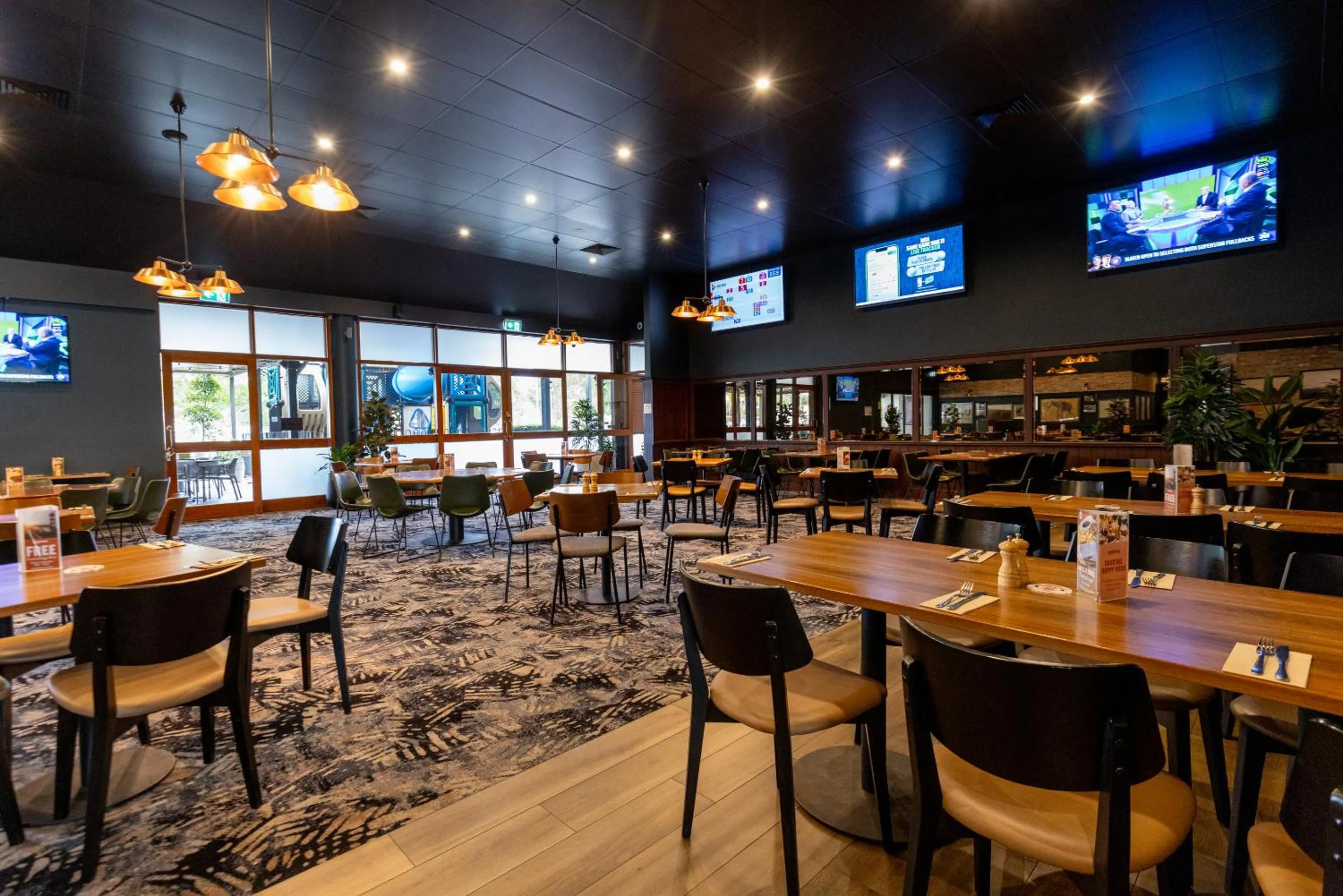 Restaurant/places to eat in Sundowner Hotel Motel