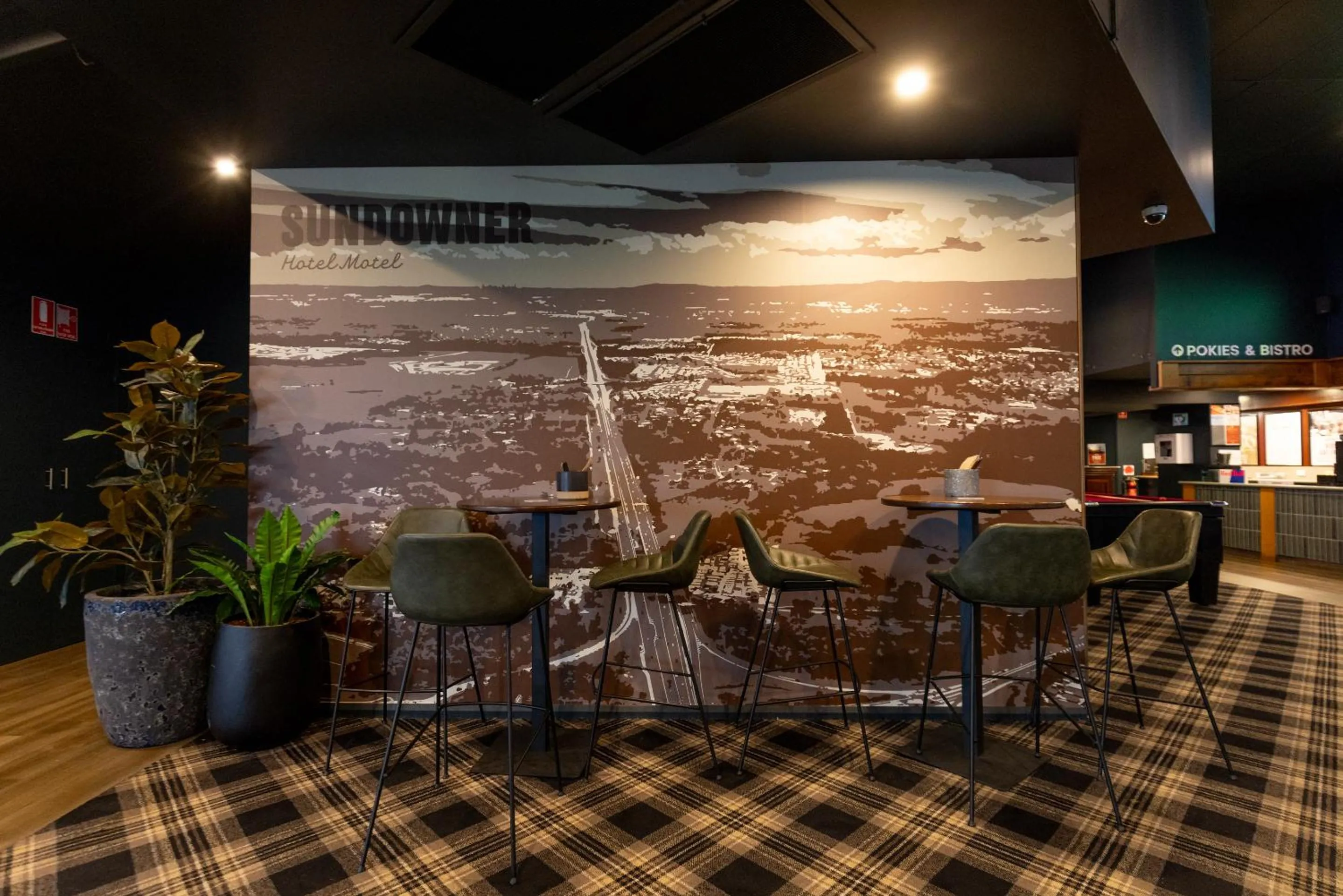 Restaurant/places to eat in Sundowner Hotel Motel