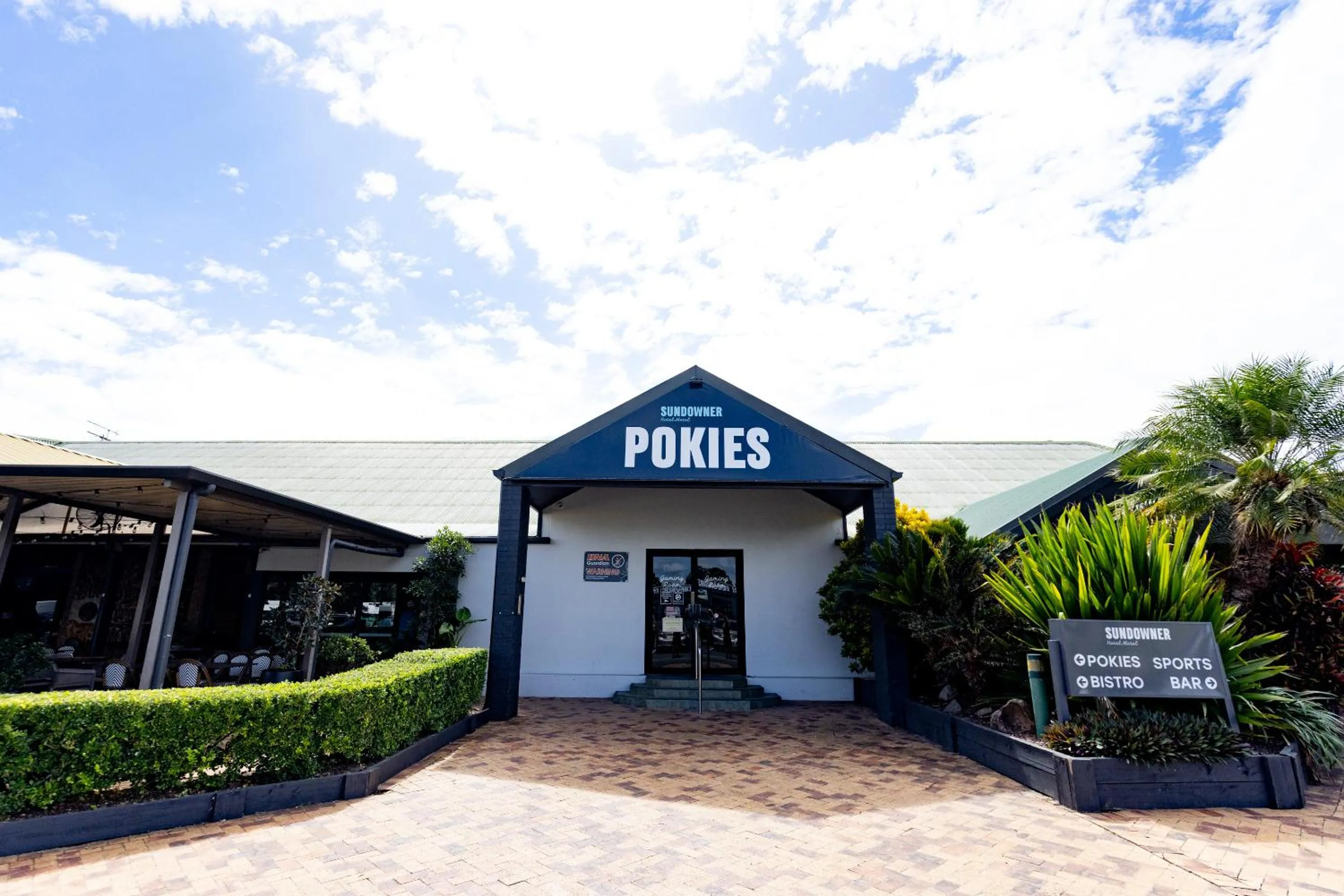 Property building in Sundowner Hotel Motel