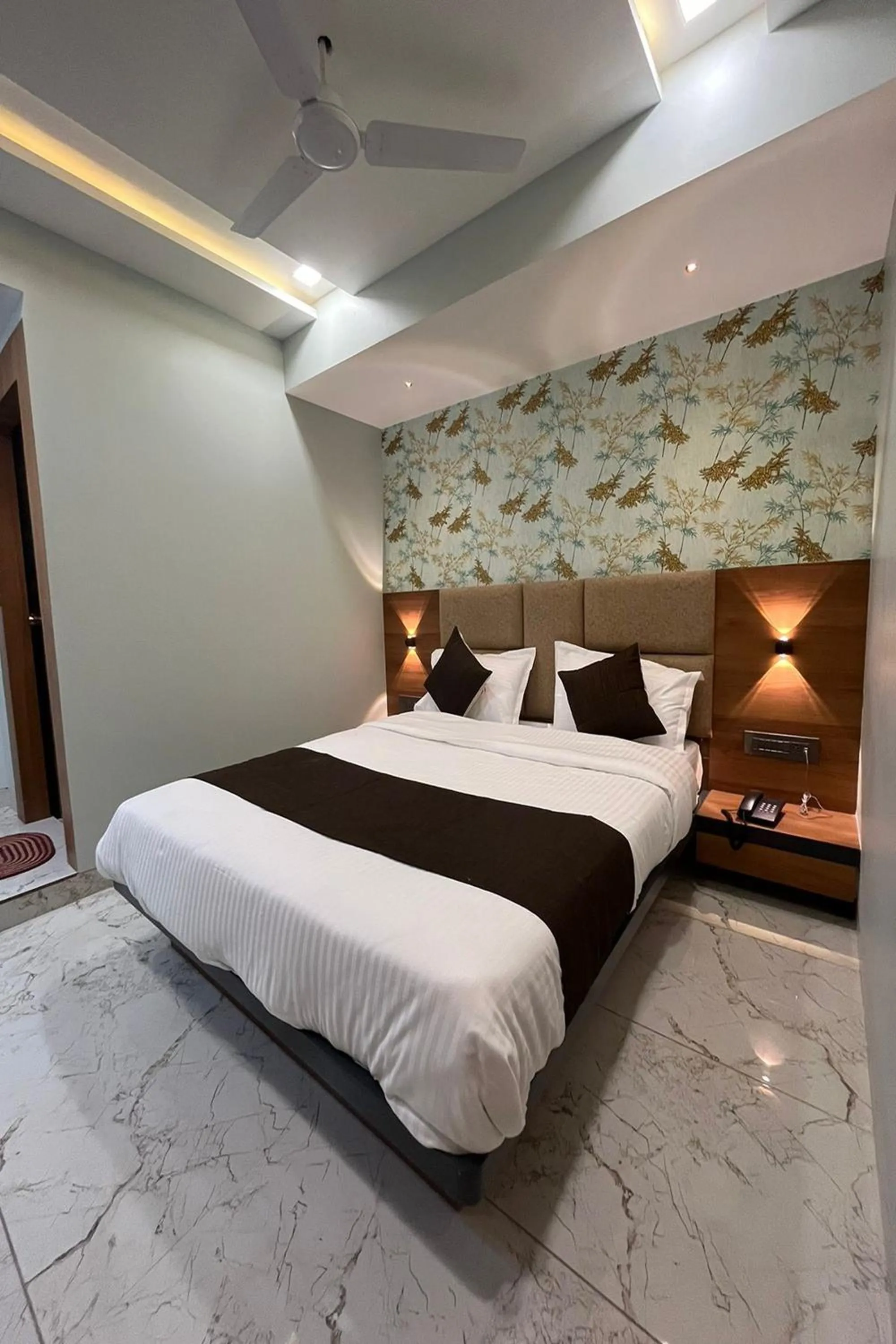 Bedroom, Bed in Hotel Moon Light Isanpur Ahmedabad