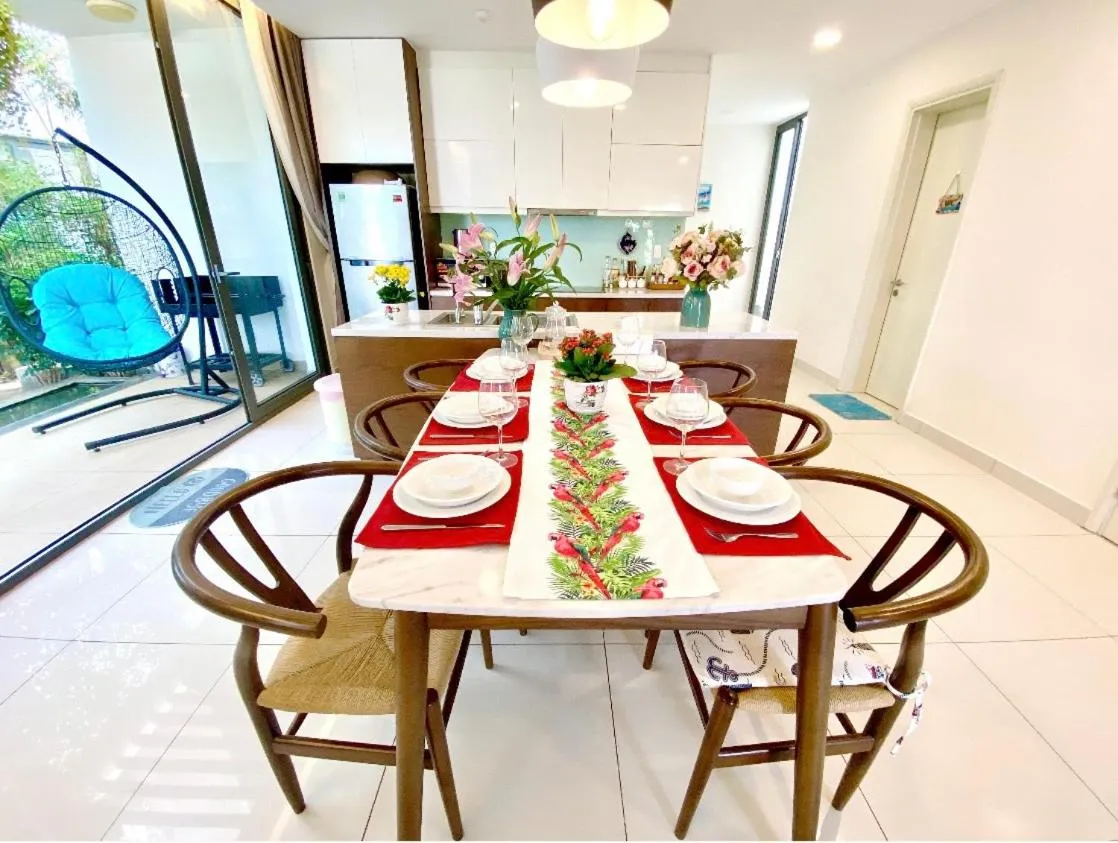 Restaurant/Places to Eat in OCEANAMI VILLAS & BEACH CLUB