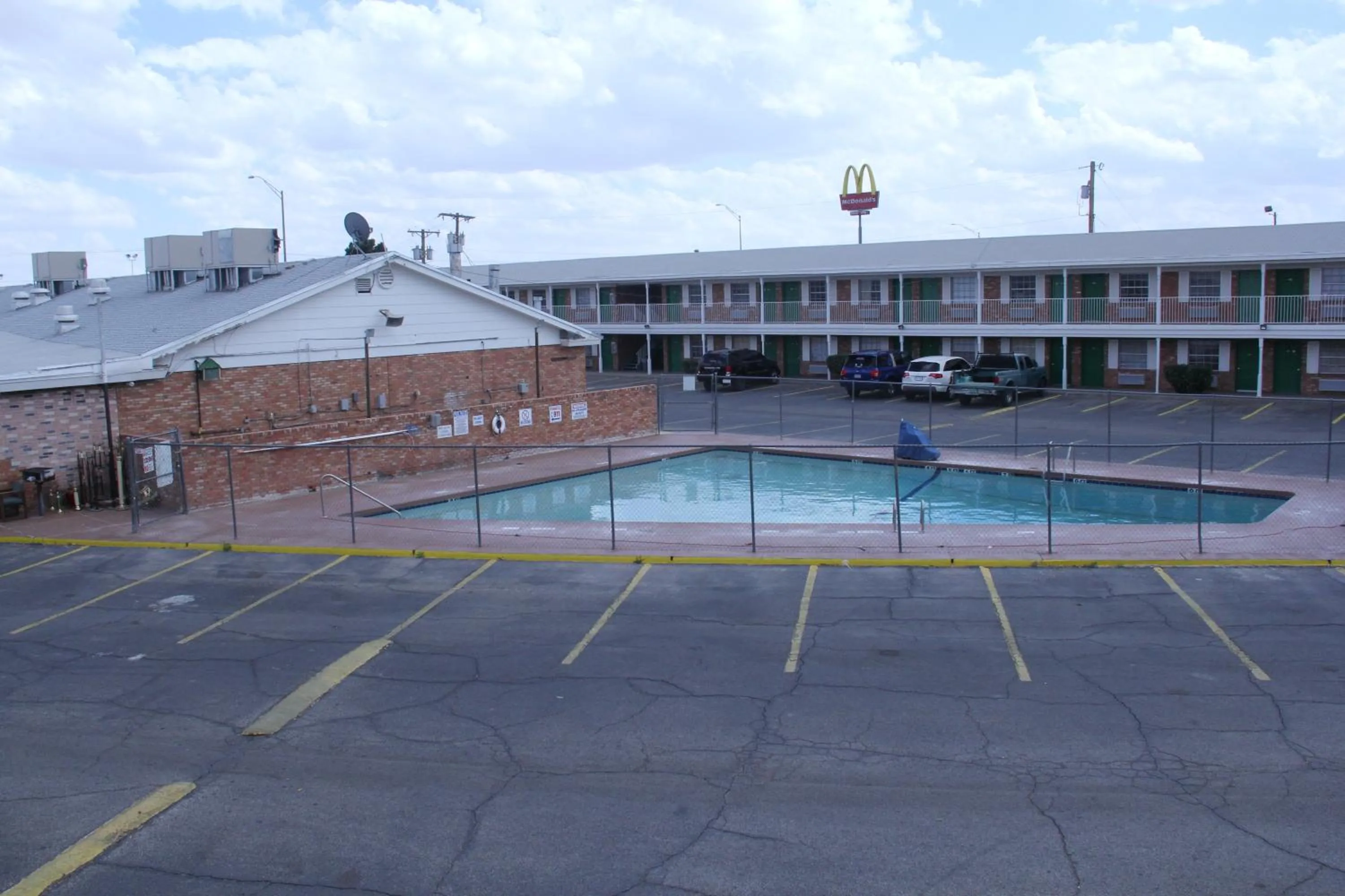 Balcony/Terrace in Super Lodge Motel El Paso