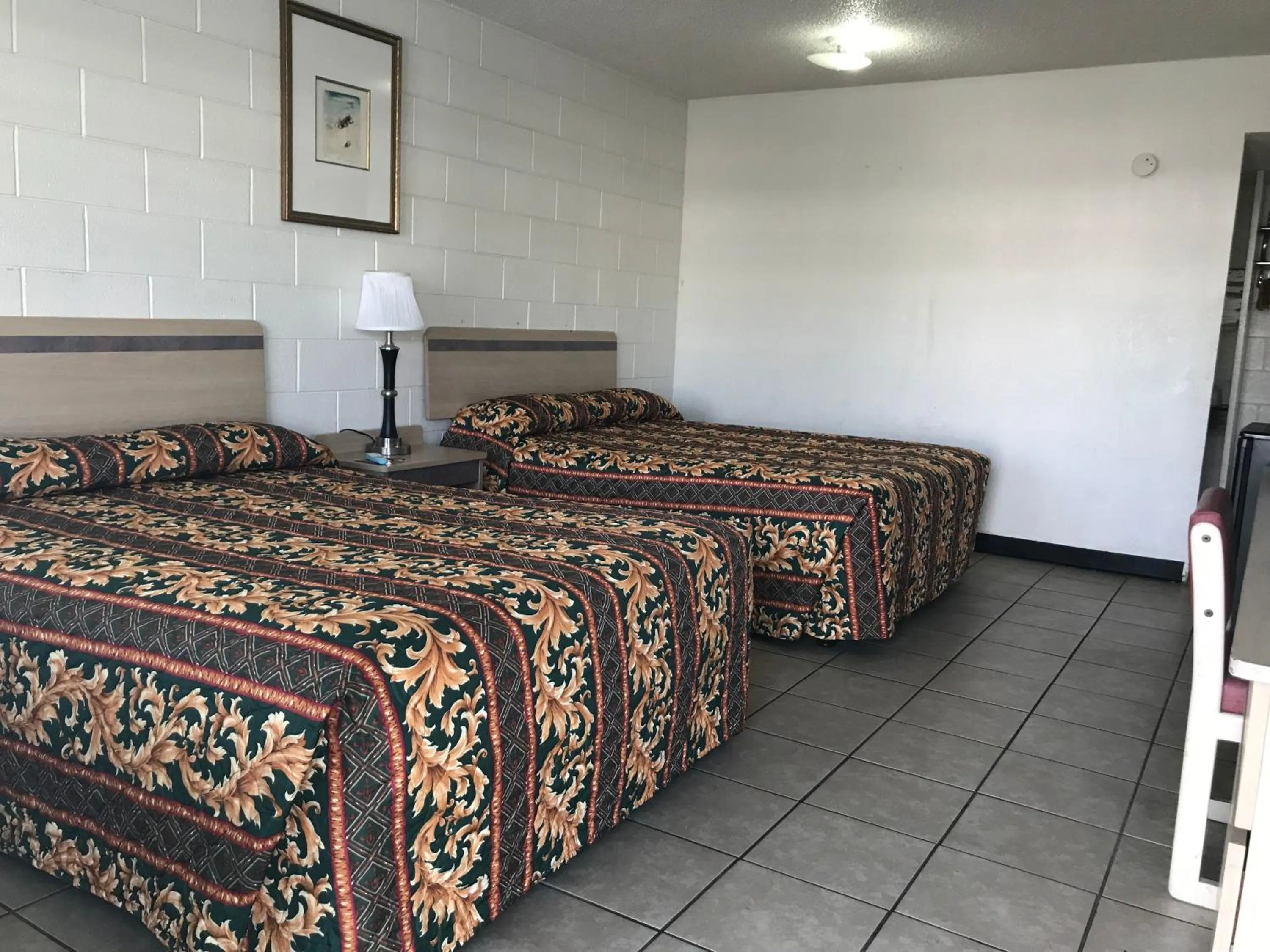Bed in Super Lodge Motel El Paso